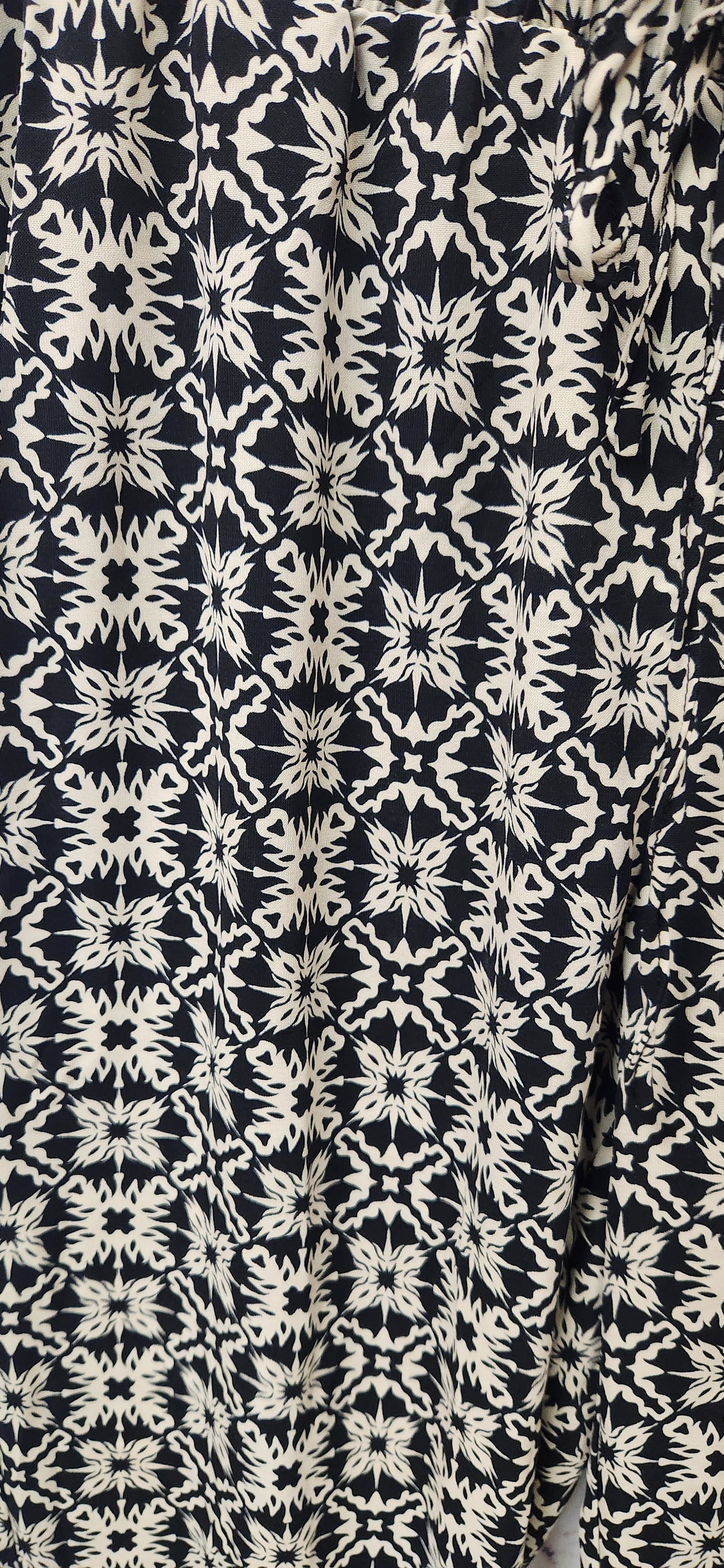 Patterned Pants, size L - Scarlett's Riverside Boutique
