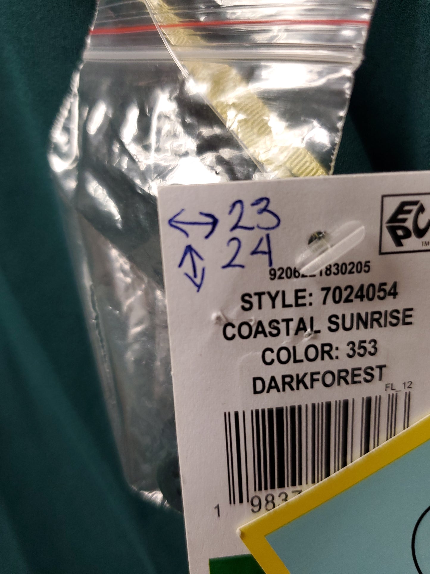 CeCe Emerald Green Blouse. Size L. NWT. #97