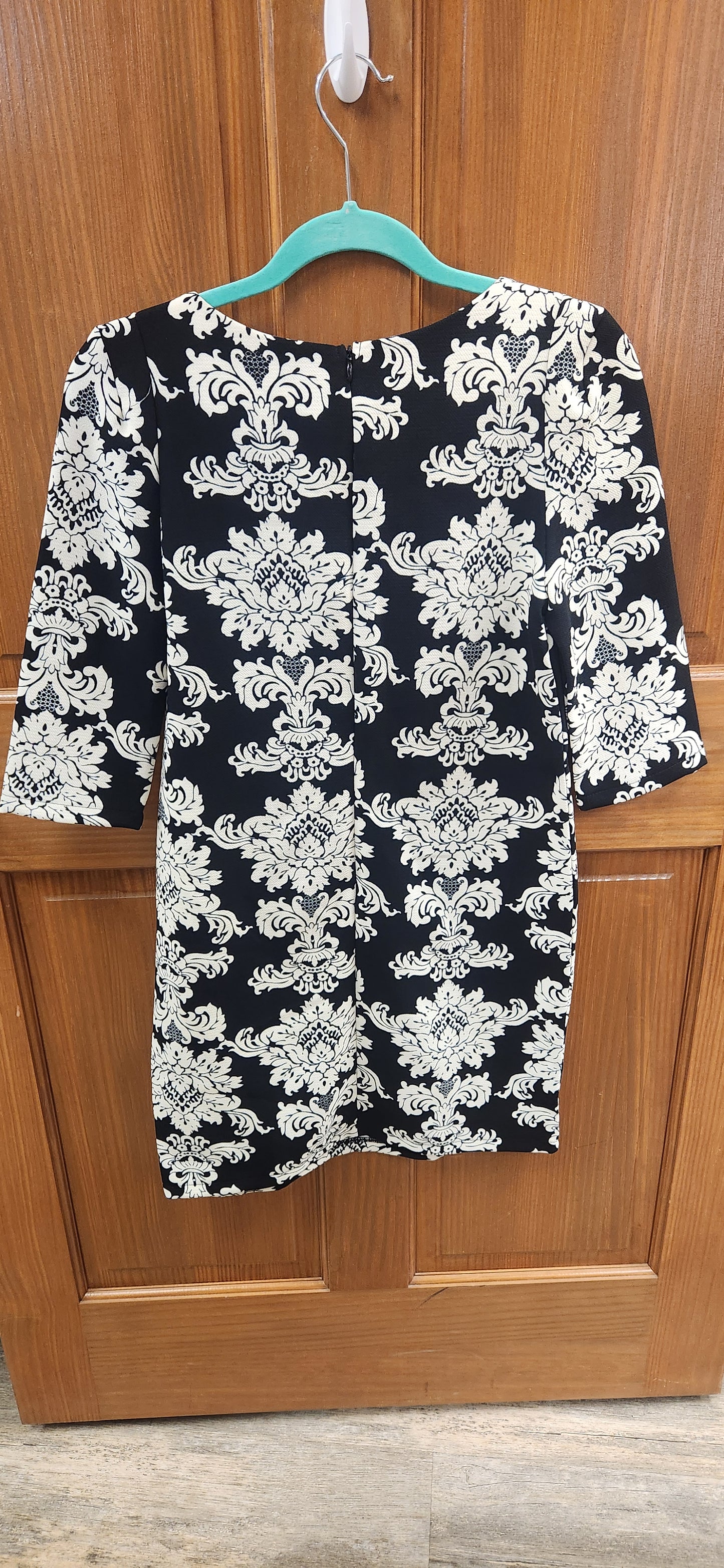 Everly Off White and Black Dress. Size S. RS 51 - Scarlett's Riverside Boutique