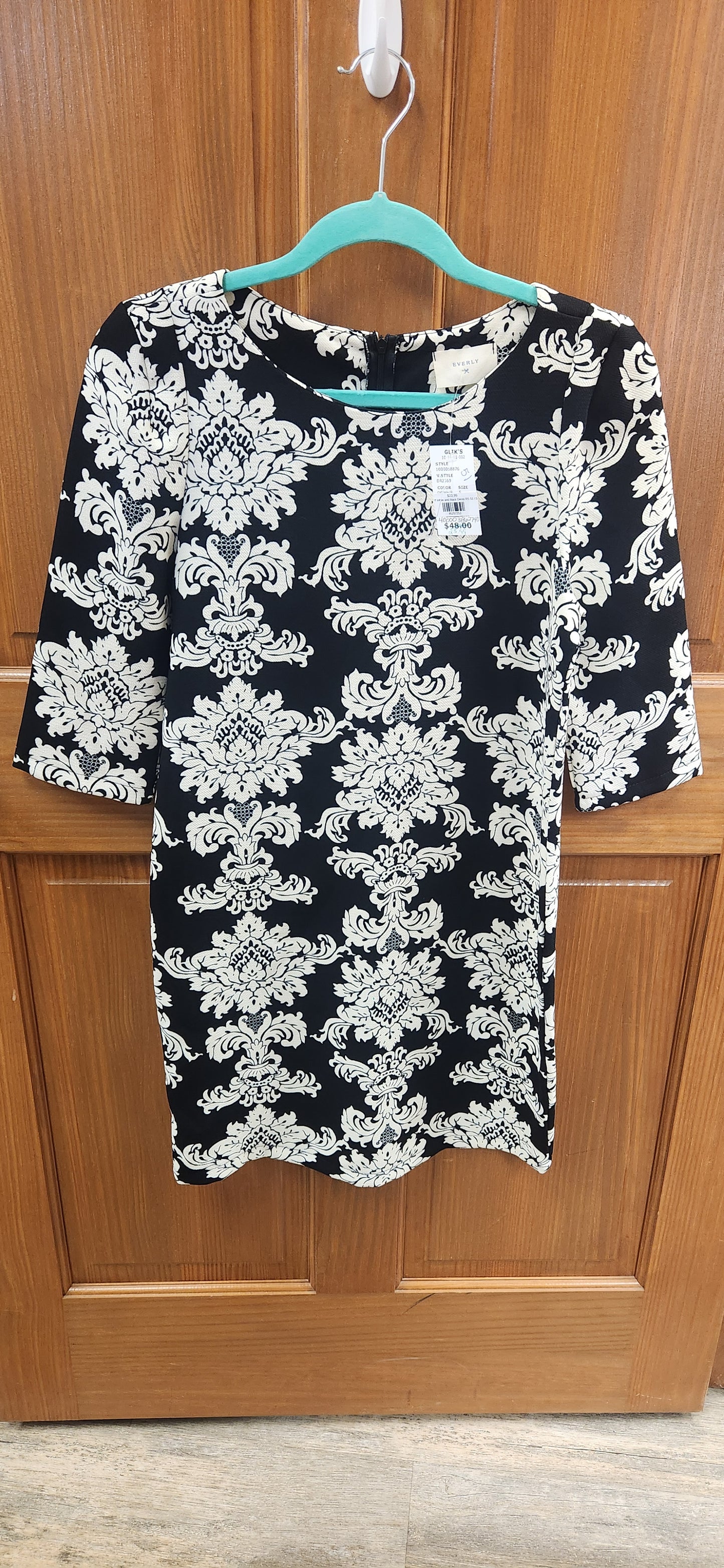 Everly Off White and Black Dress. Size S. RS 51 - Scarlett's Riverside Boutique