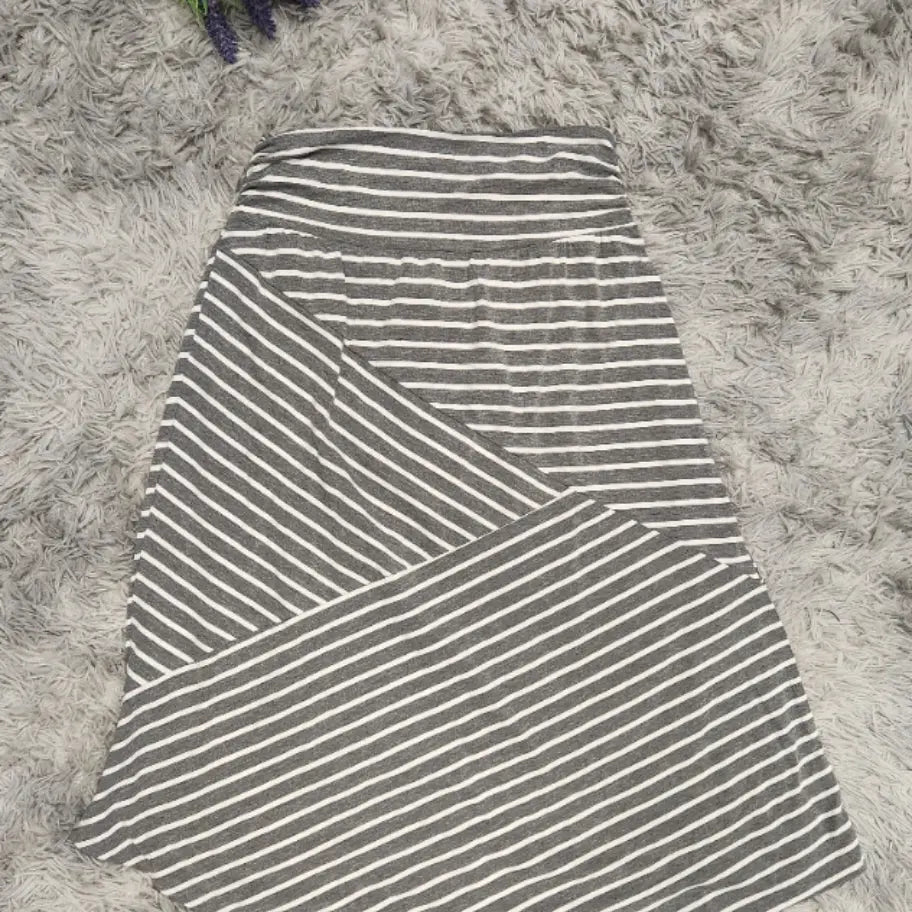 Quinn Grey And White Skirt - Scarlett's Riverside Boutique