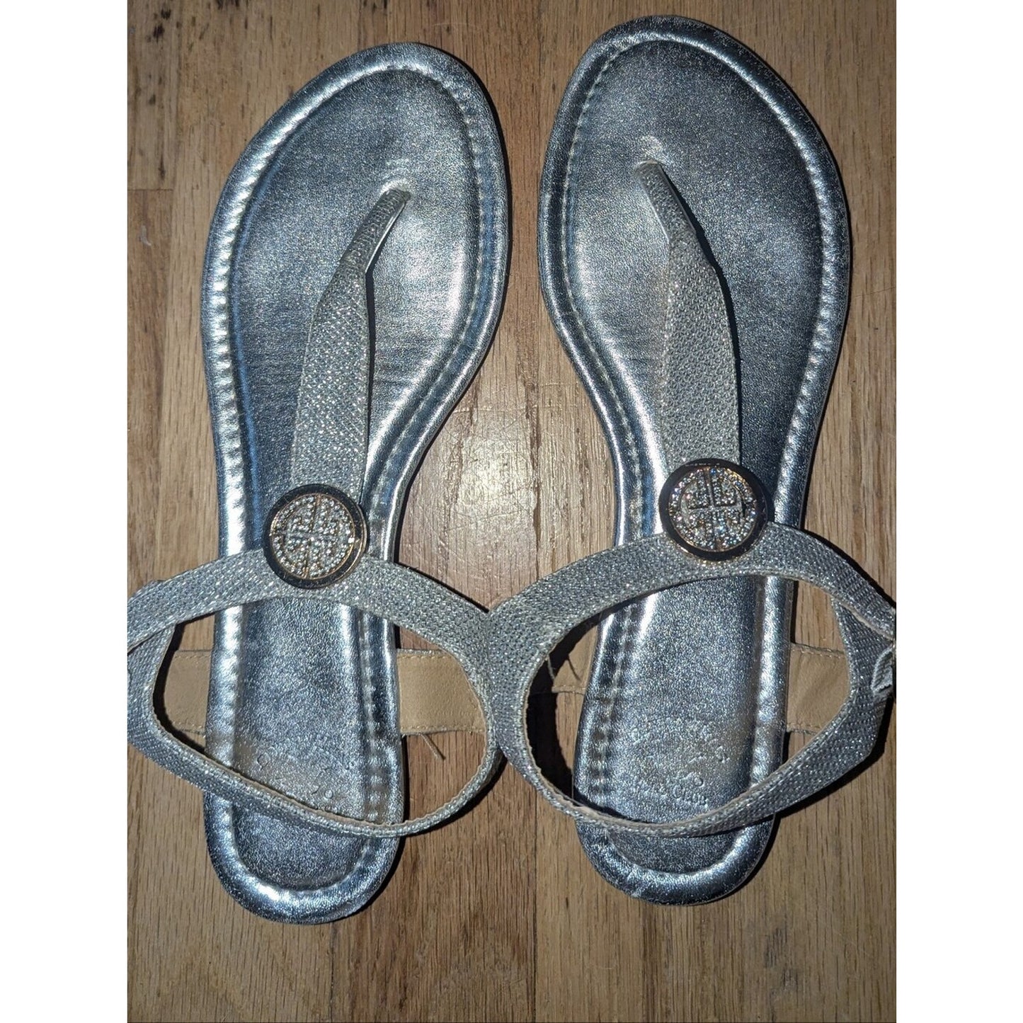 Women’s Size 8 Silver Metallic Rhinestone Thong Sandals Flat Ankle Strap Shoes