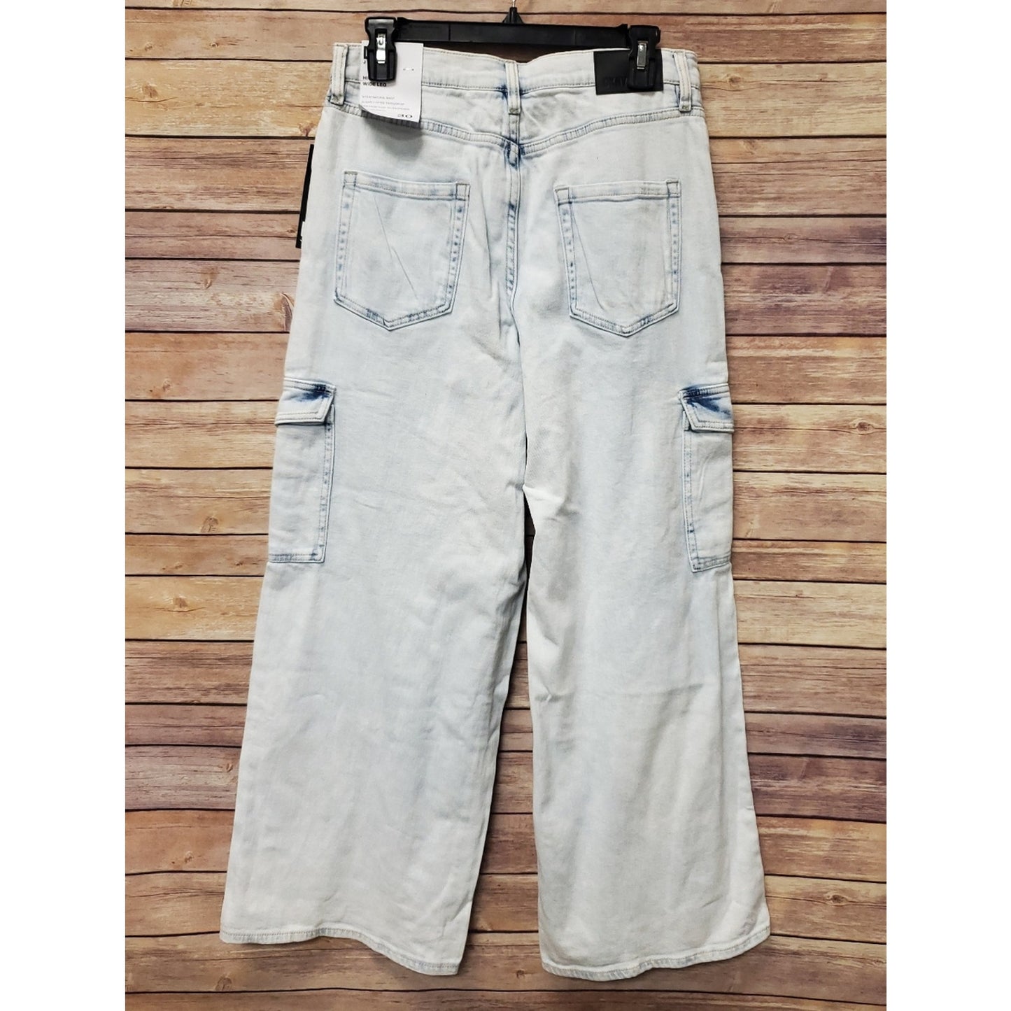 DKNY Jeans Women’s Size 30 NWT Light Wash Cargo Wide Leg Denim Jeans 30x28