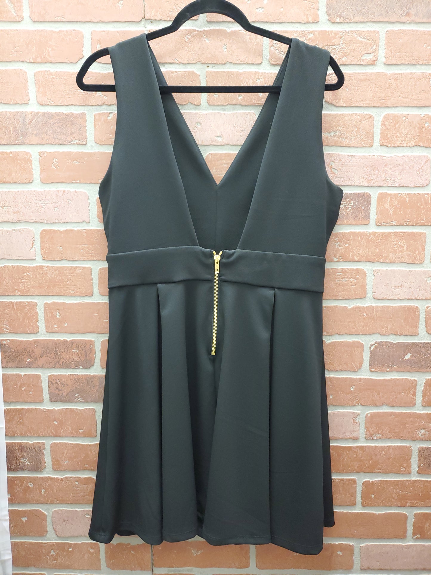 RS 38 Black Flowy Dress - Scarlett's Riverside Boutique 