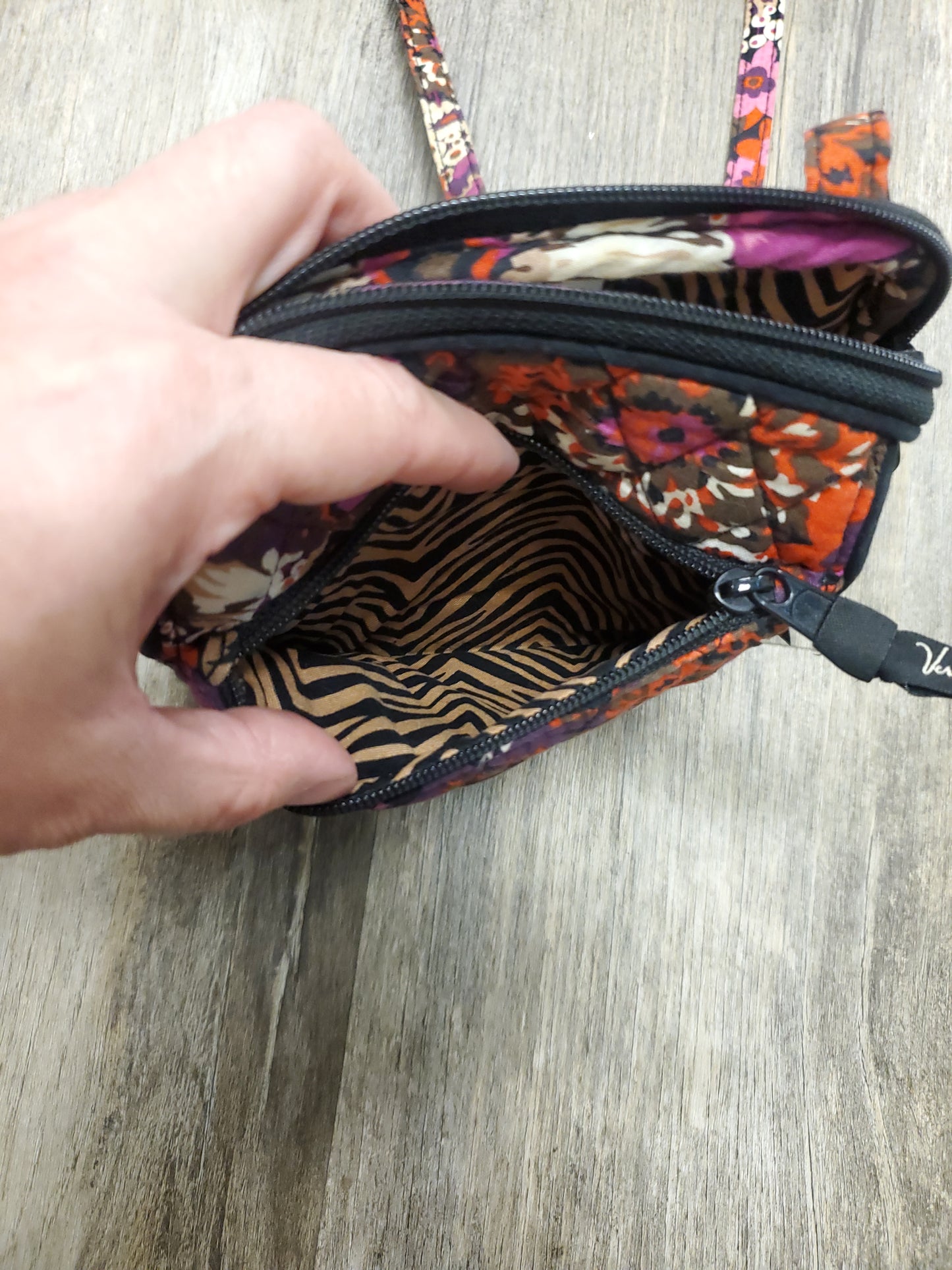 Vera Bradley Purse. RS 80