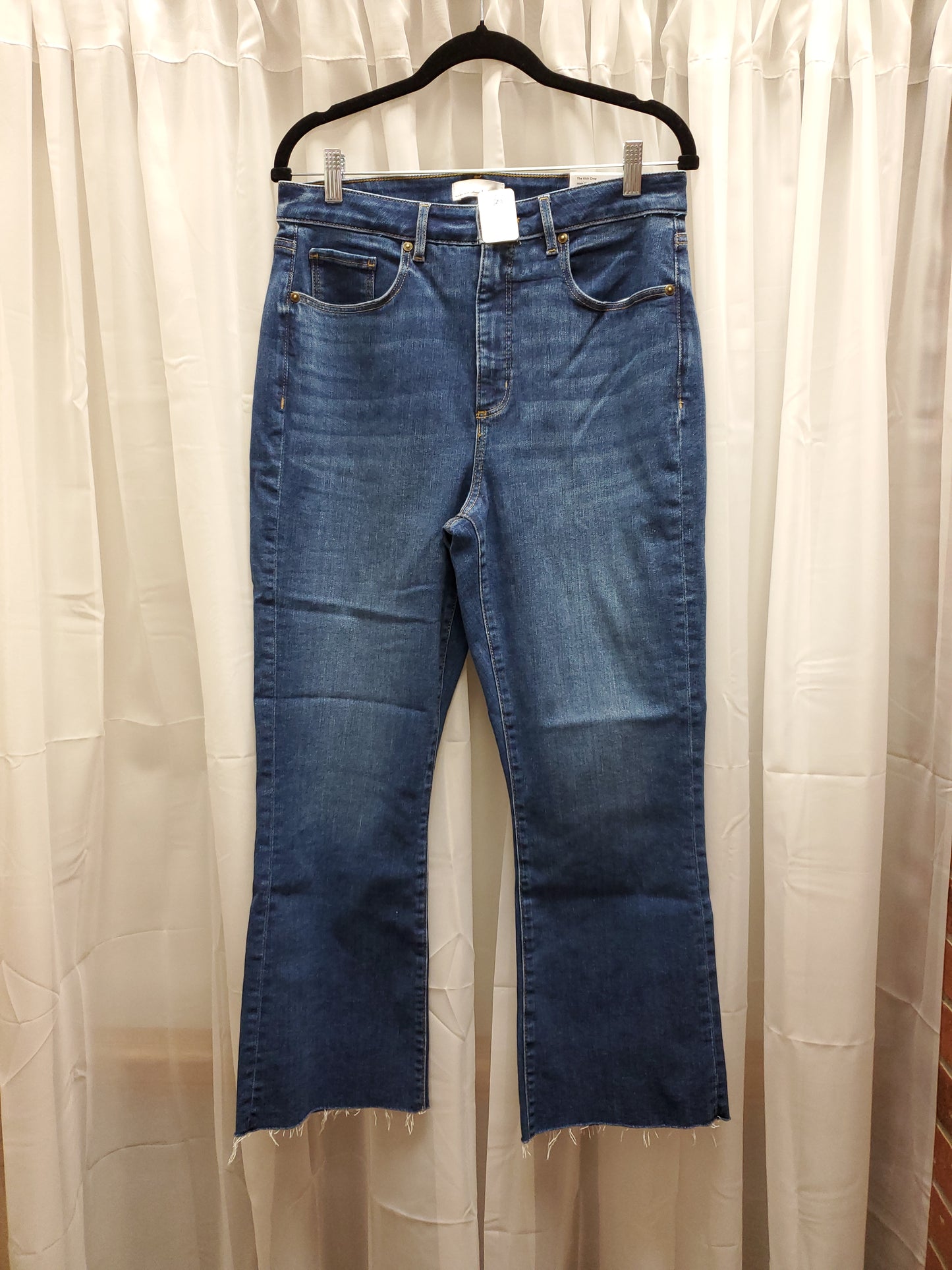 Loft. The Curvy Kick Crop Blue Jeans. Size 12. RS 29.