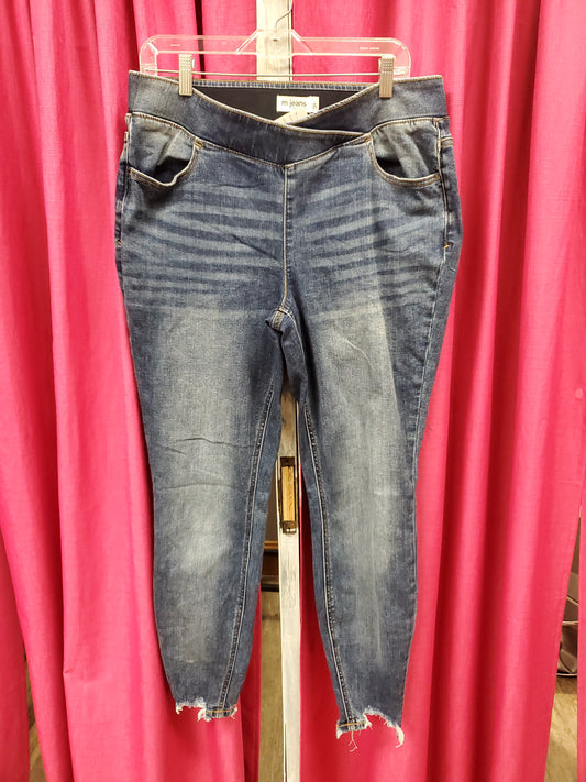 M Jeans. Blue Jeans. Size L. RS 29.