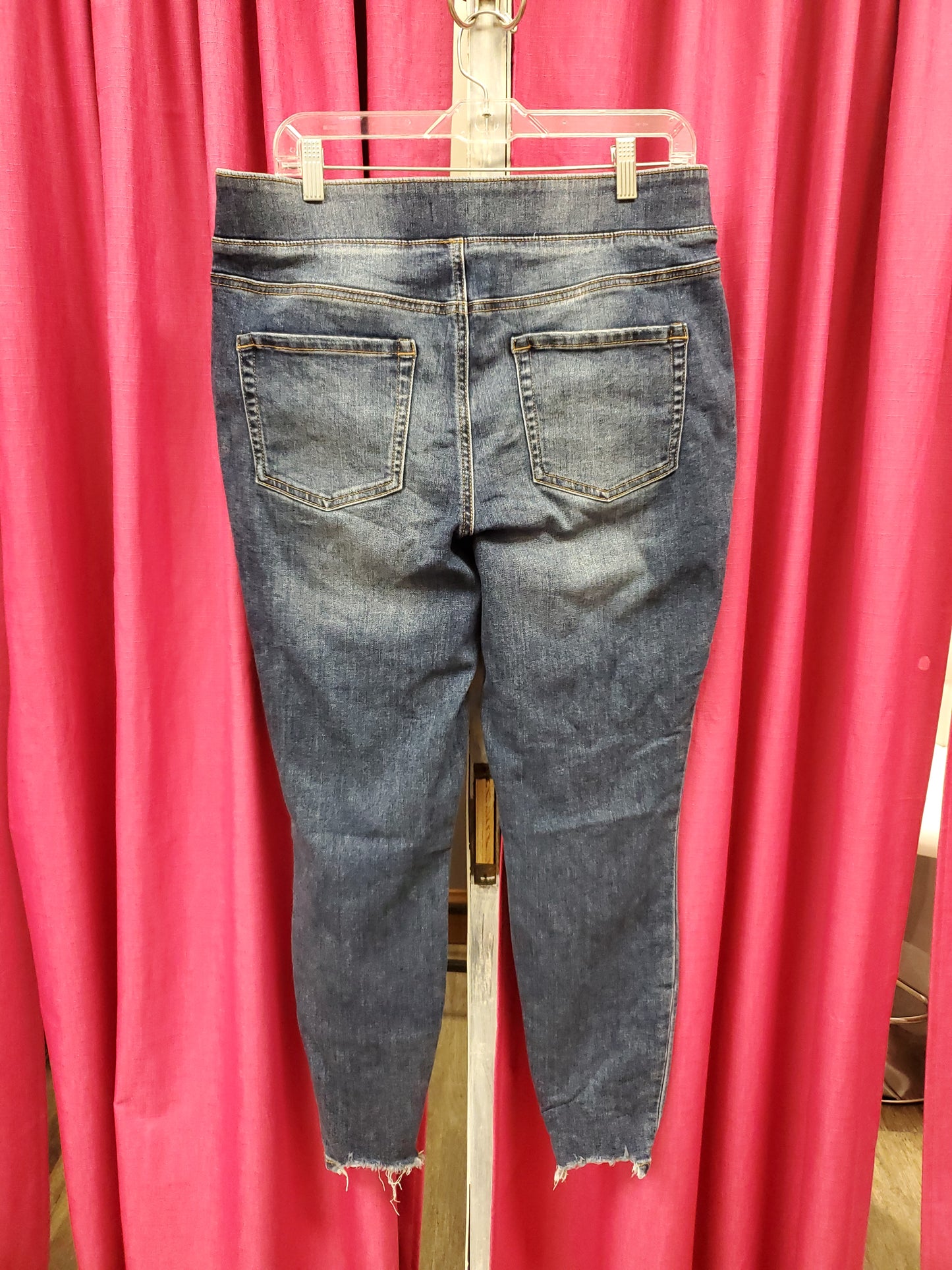 M Jeans. Blue Jeans. Size L. RS 29.