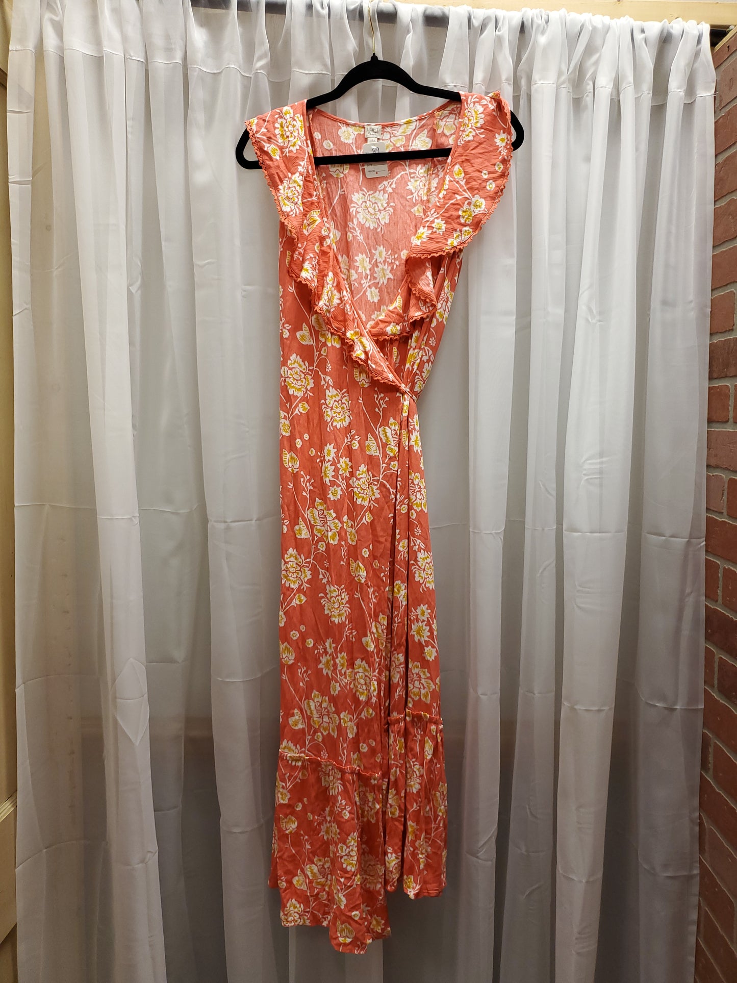 Loft Beach. Pink Floral Wrap. Size S. RS 29