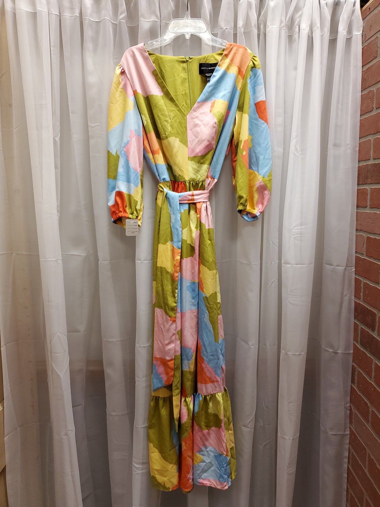 Donna Morgan. Multi Colored Dress. Size 8. RS 29.