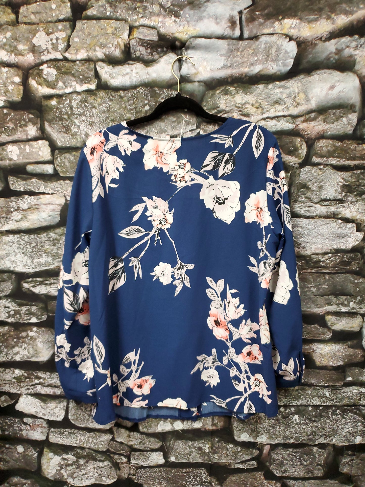 Navy Floral Blouse. Size XL. RS 24.