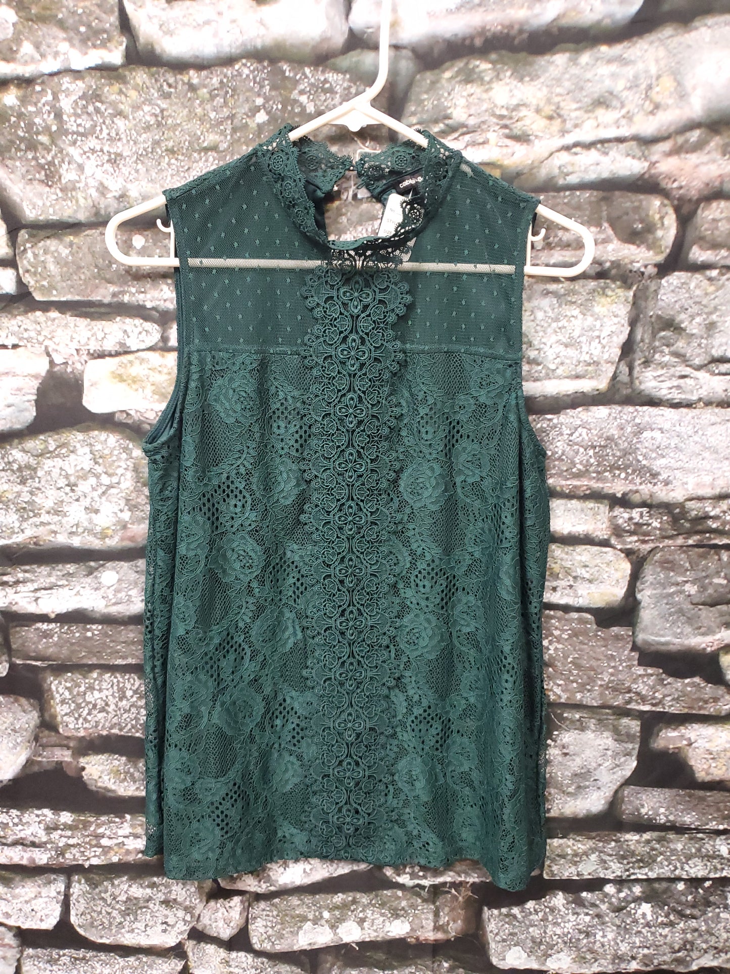 Cable & Gauge Forest Green Lace Blouse. Size M. RS 9