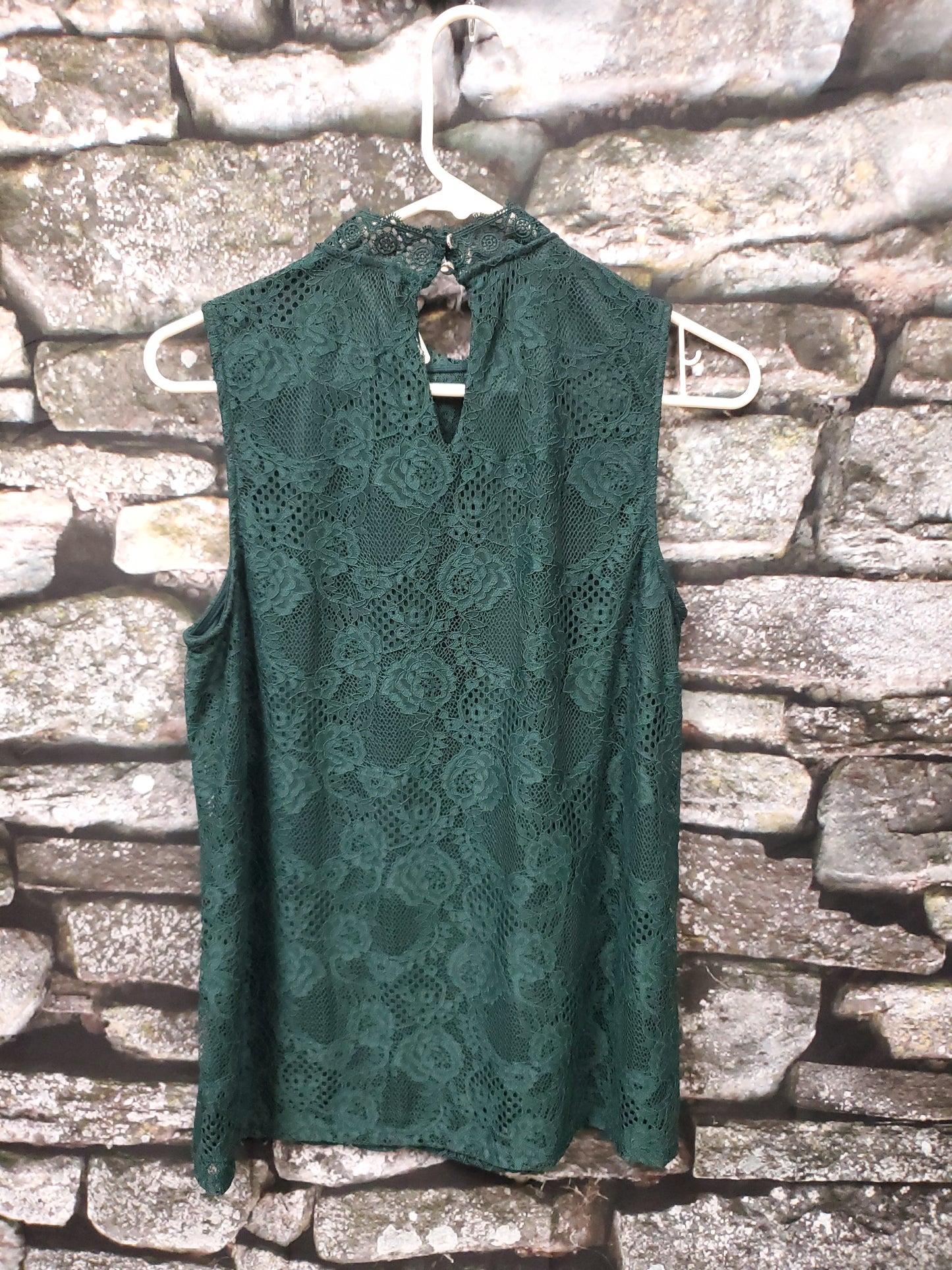 Cable & Gauge Forest Green Lace Blouse. Size M. RS 9