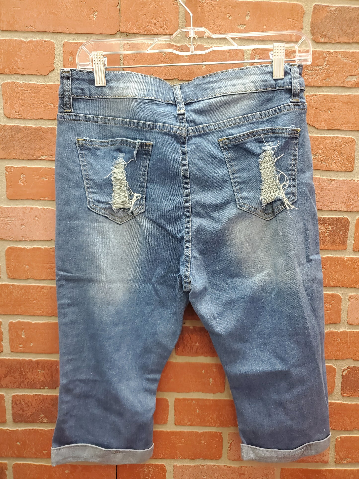 Blue Jean Knee Capri. Size 13. RS 9