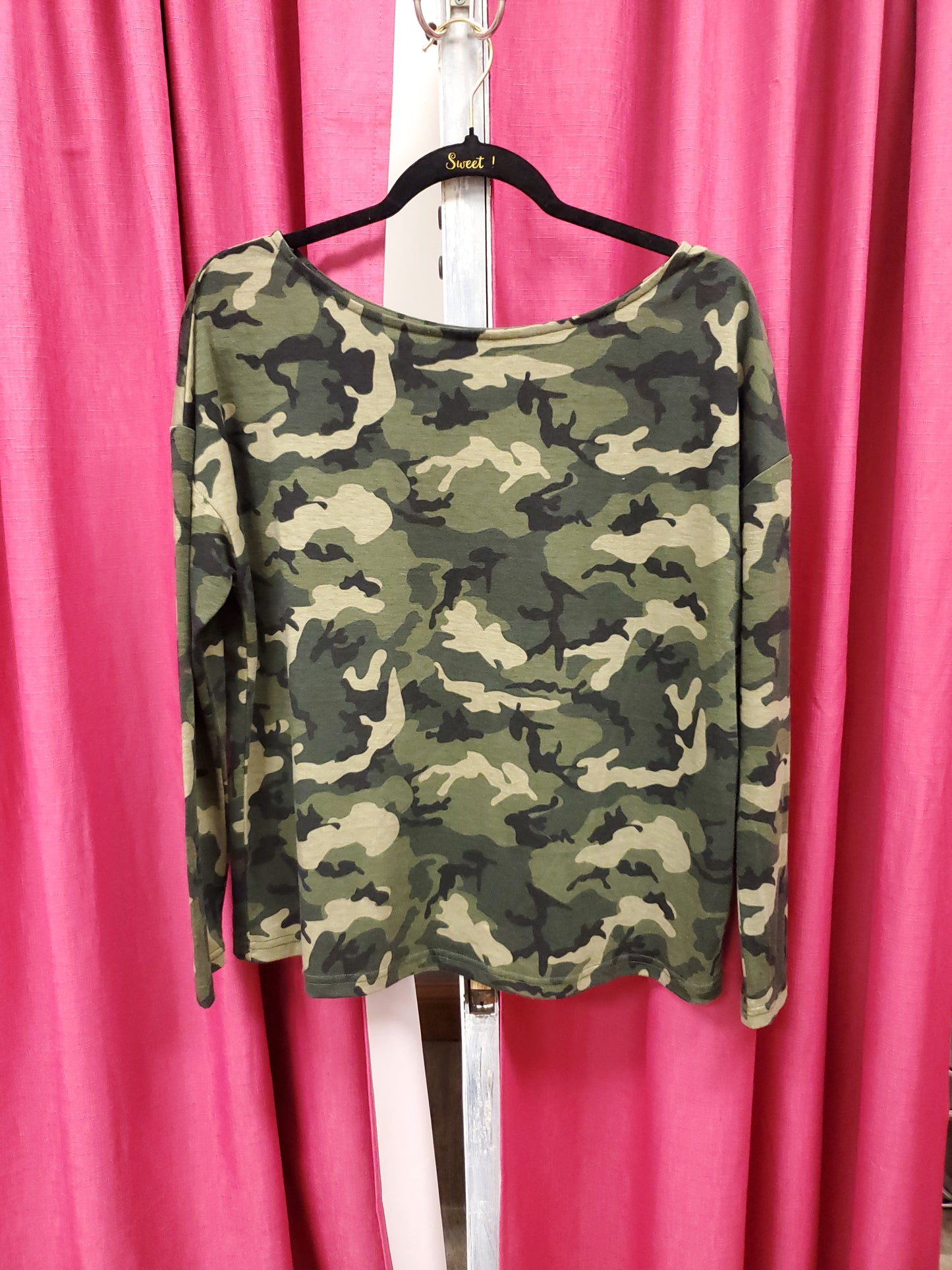 Baileys Blossoms Camouflage Long Sleeve Shirt. Size S. RS 9.