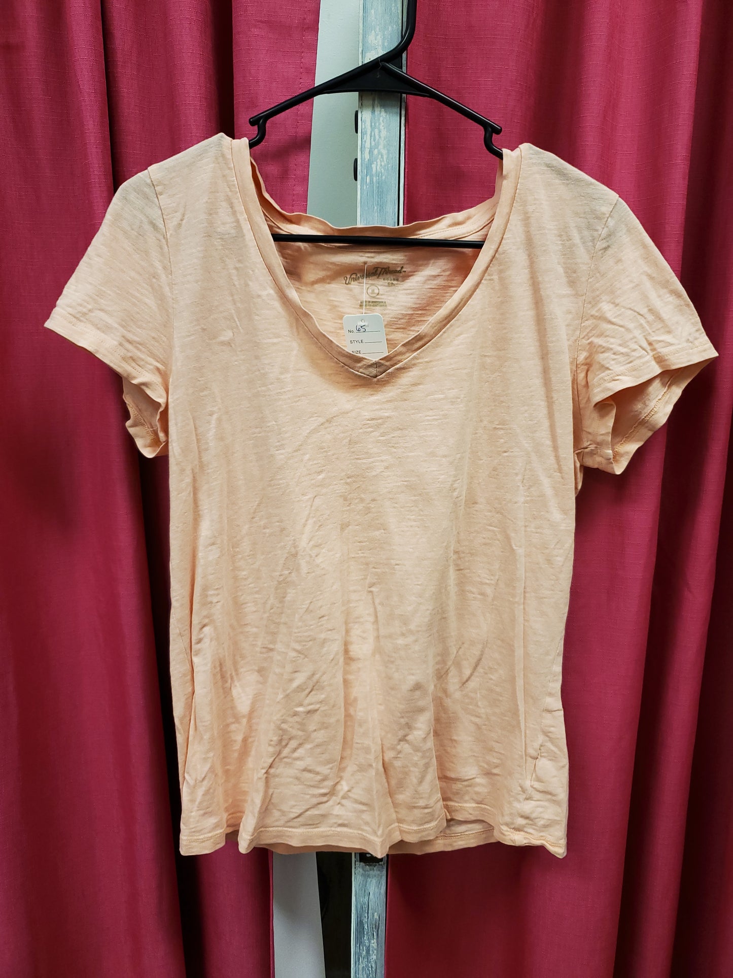 Universal Thread Peach TShirt. Size M. RS 65