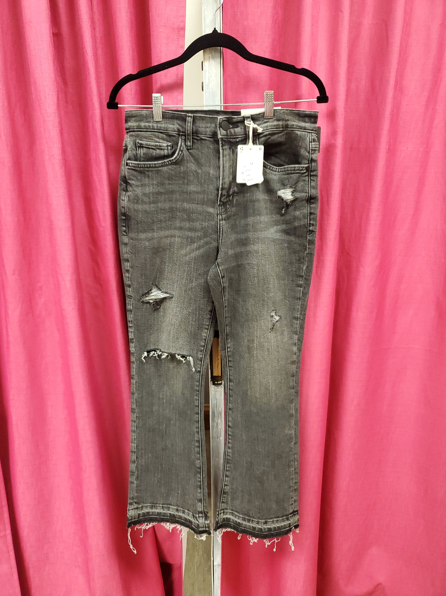 A.N.A High Rise Cropped Flare. Black Jeans. Size 8. RS 6