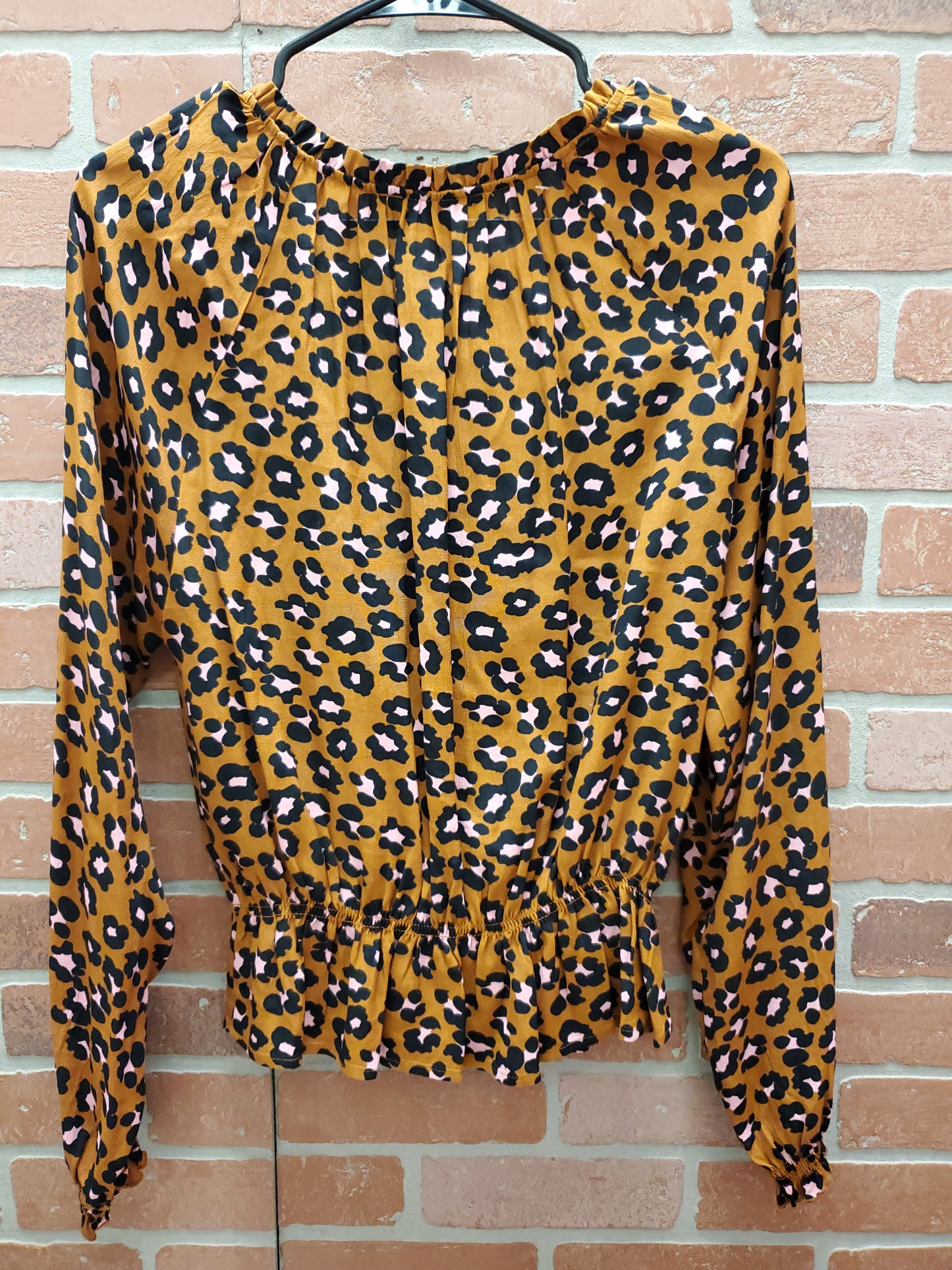 Sanctuary Animal Print Blouse. Size S. RS 81