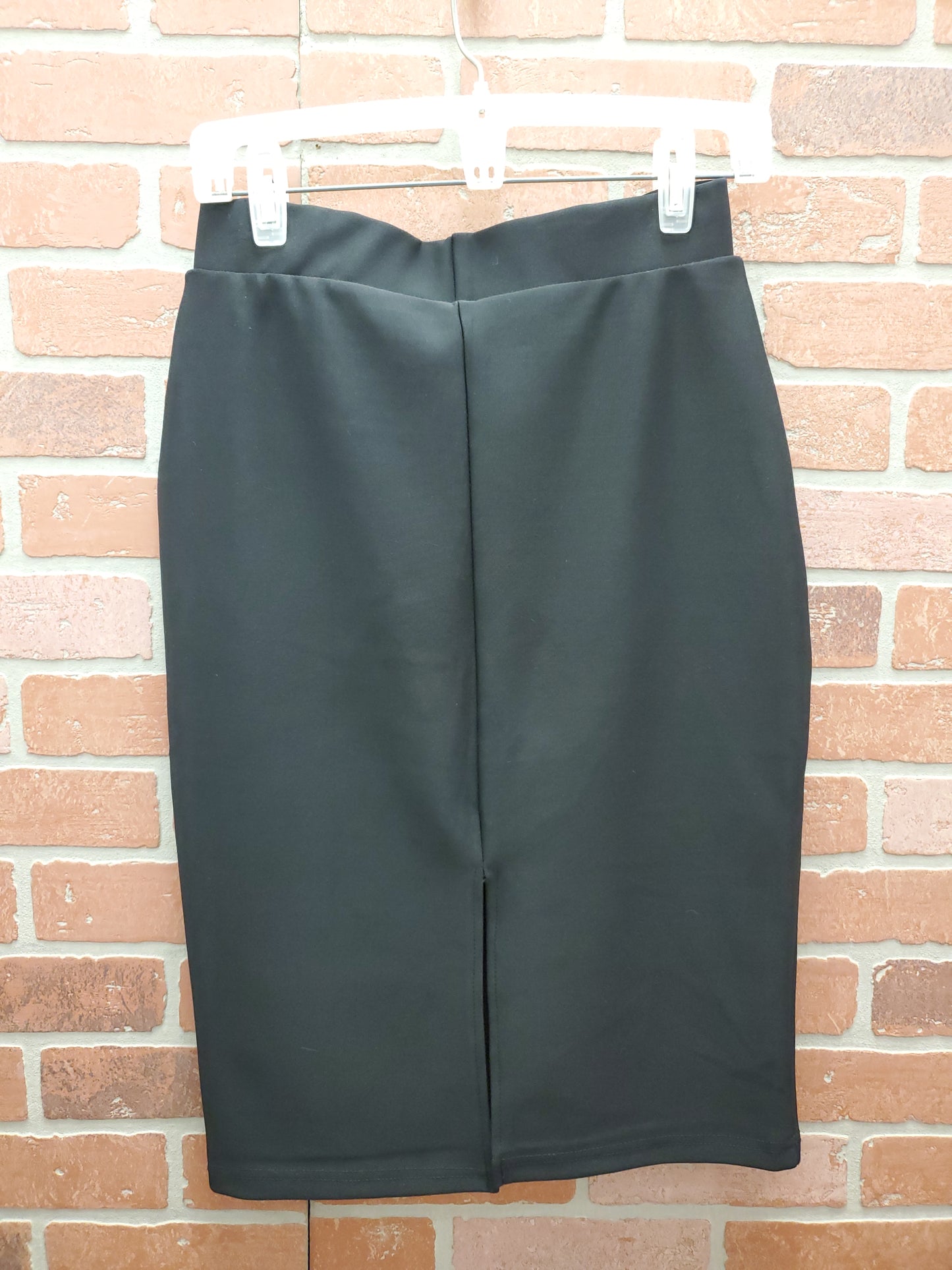 New Mix Black Skirt. Size L. RS 2.