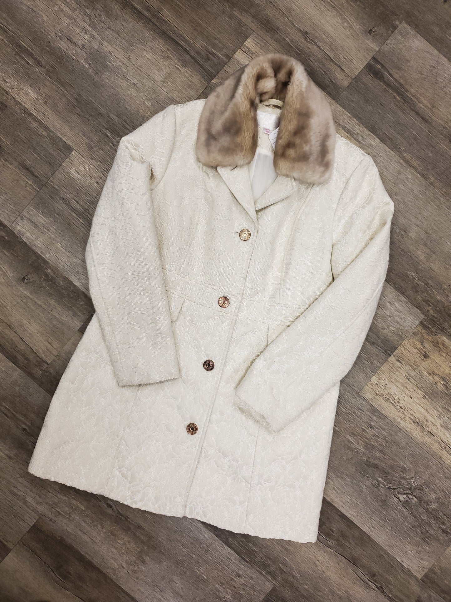 Xhilaration Cream Winter Coat. Size XXL. RS 83