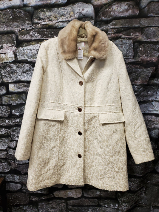 Xhilaration Cream Winter Coat. Size XXL. RS 83