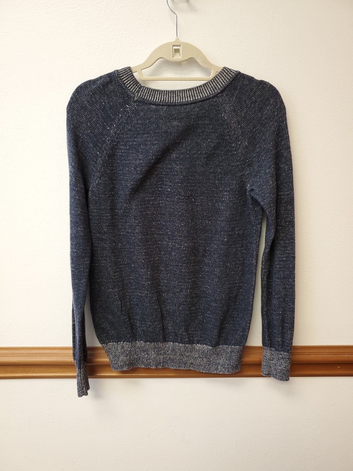 Gap Navy Sweater. Size S. RS 82