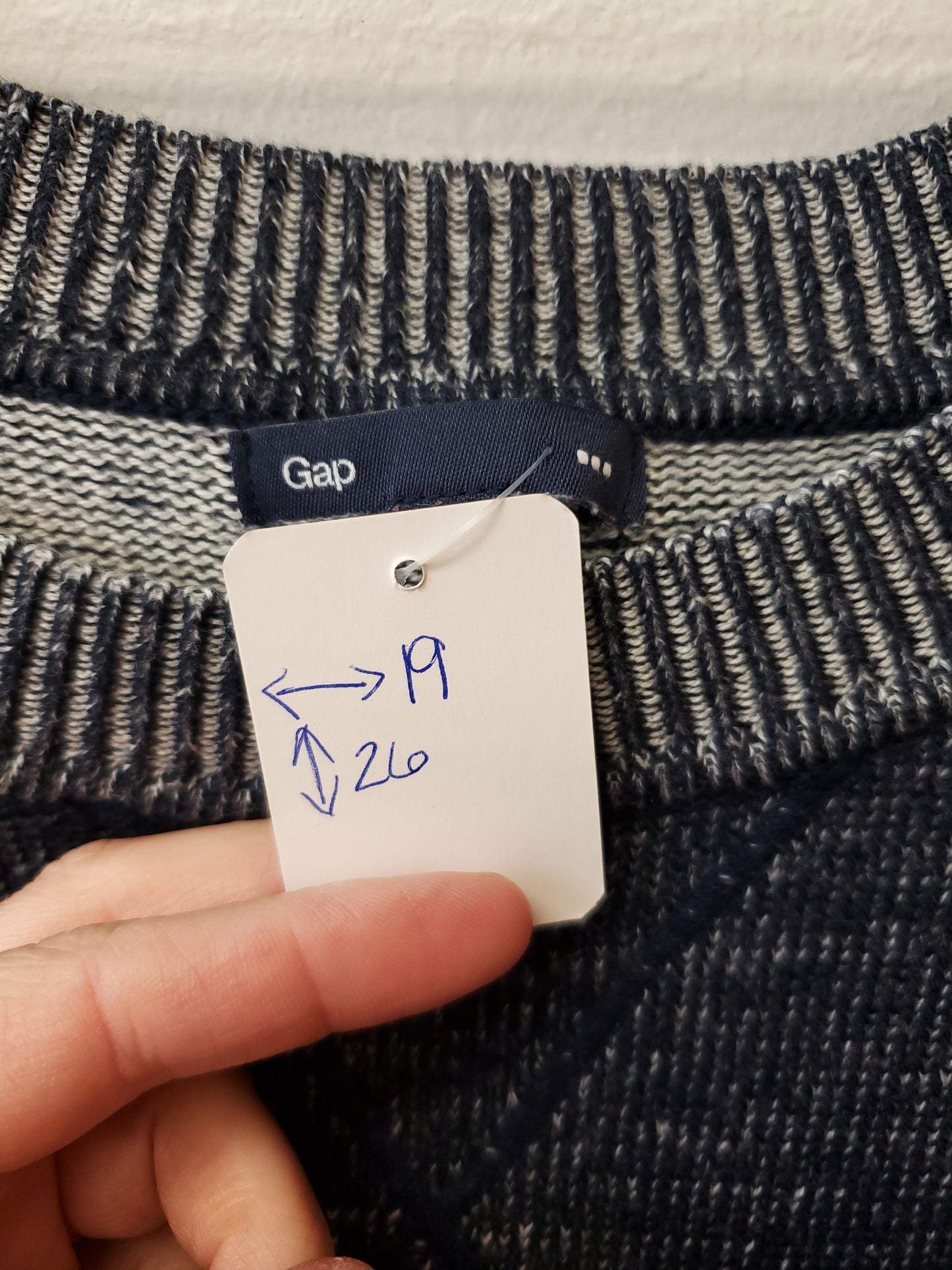 Gap Navy Sweater. Size S. RS 82