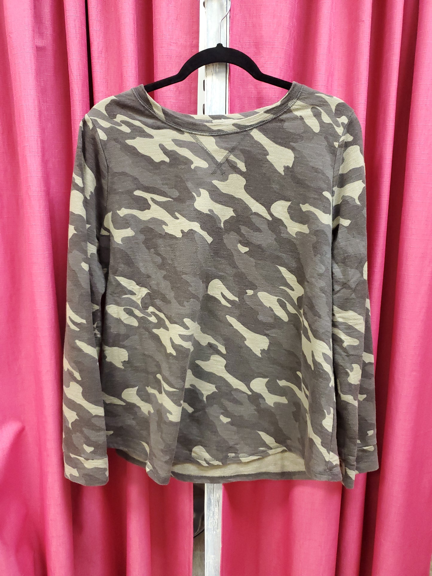 Sonoma Camouflage Shirt. Size L. RS 84.