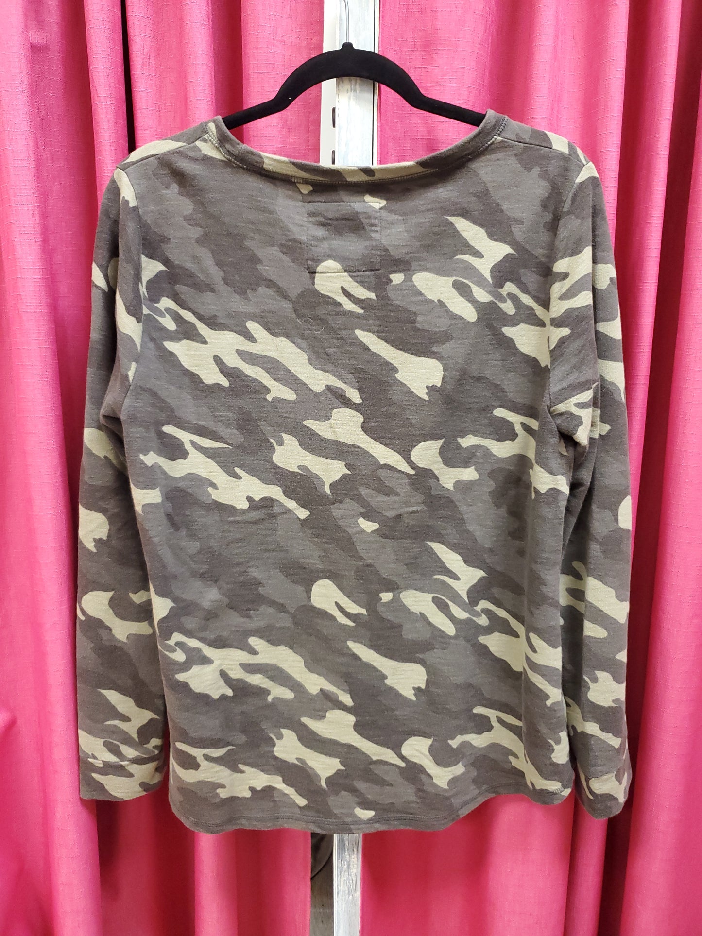 Sonoma Camouflage Shirt. Size L. RS 84.