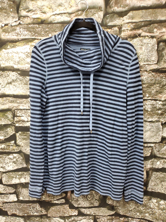 American Living Blue Striped Pullover. Size L. RS 84.