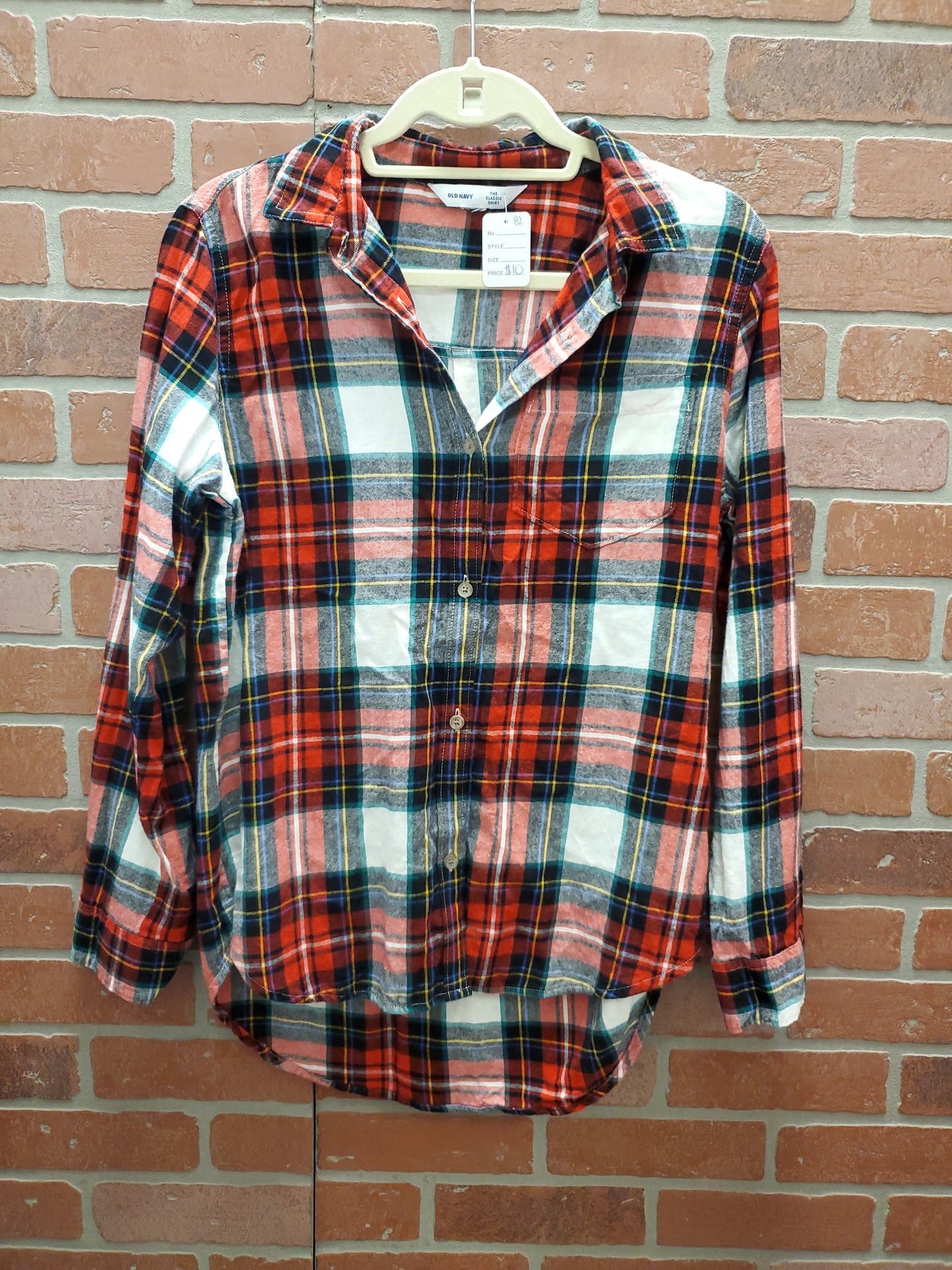 Old Navy Red Plaid Button Down. Size M. RS 82