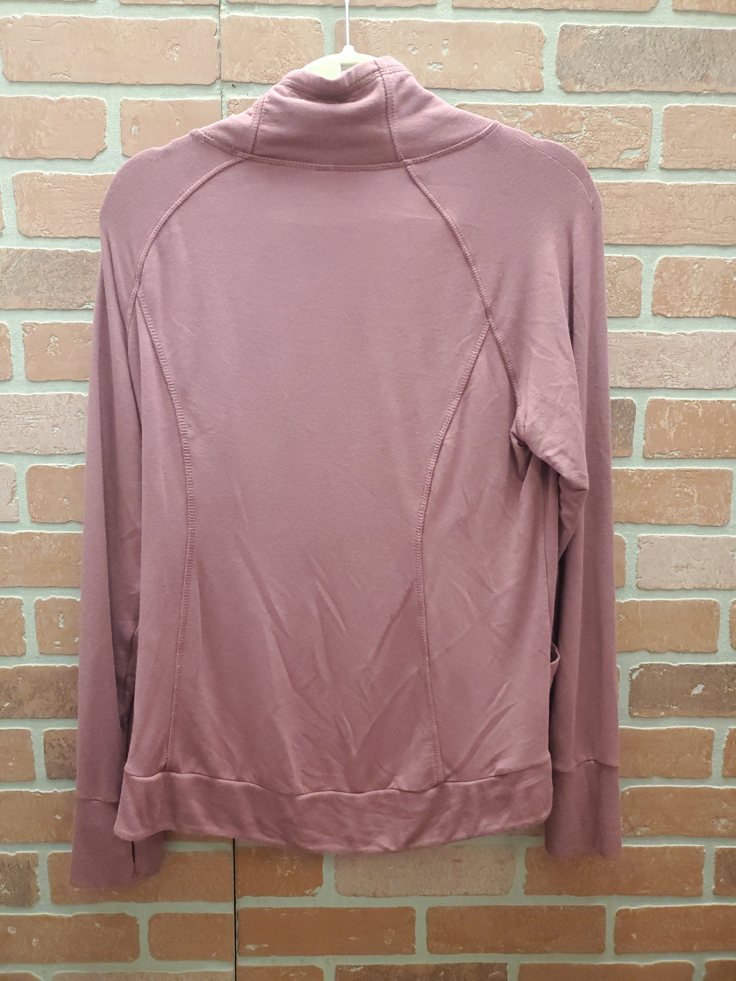 Yogalicious Mauve Pullover. Size S. RS 82