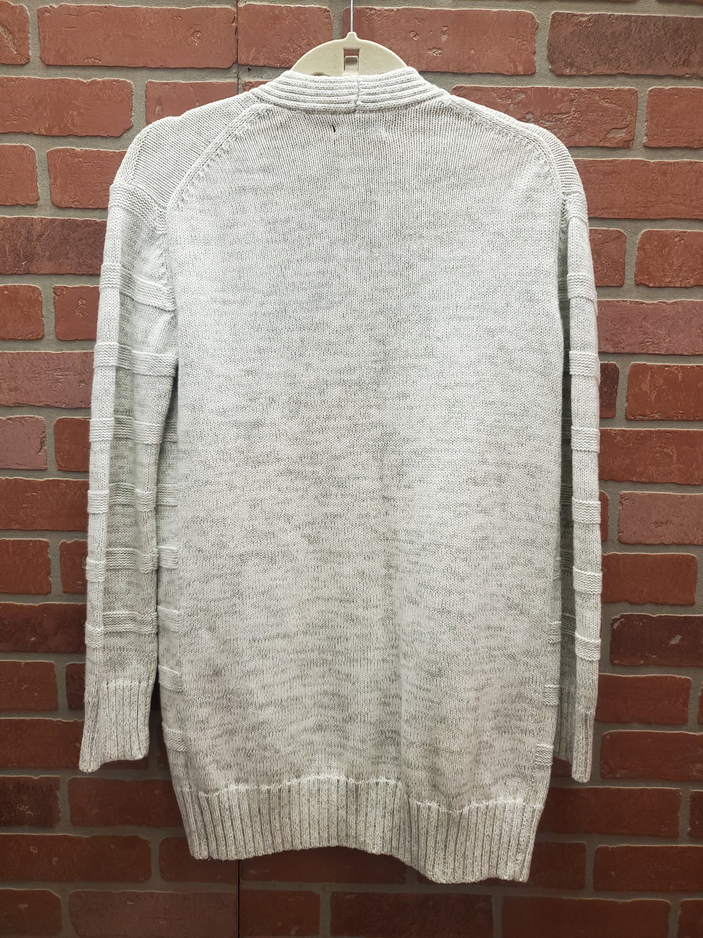 Gap Light Grey Sweater. Size M. RS 82.