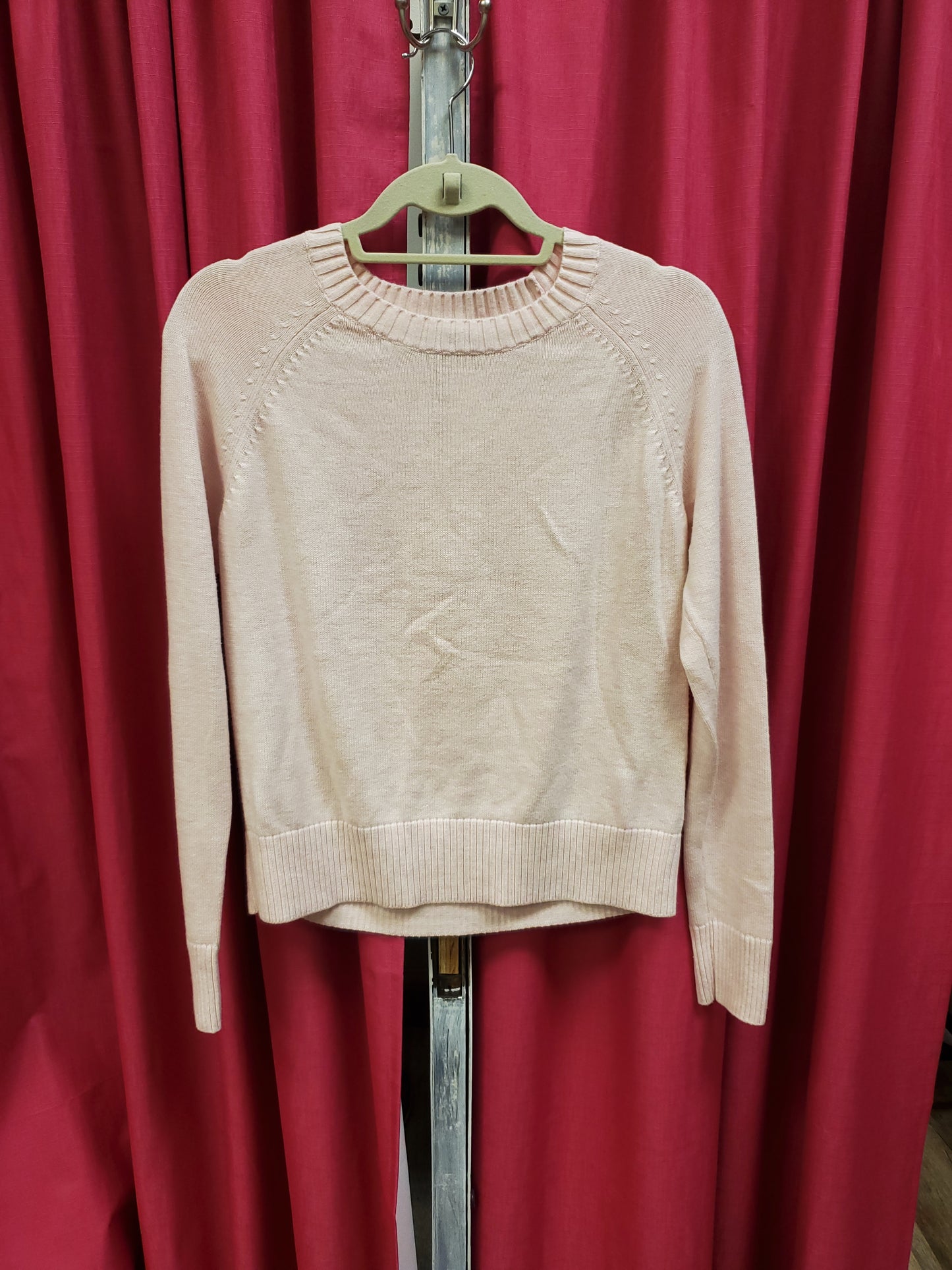 Gap Light Pink Sweater. Size M. RS 82.