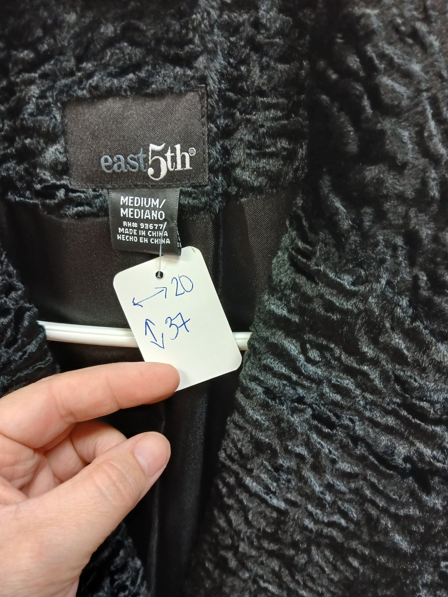 East 5th Black Faux Fur Winter Coat. Size M. RS 87