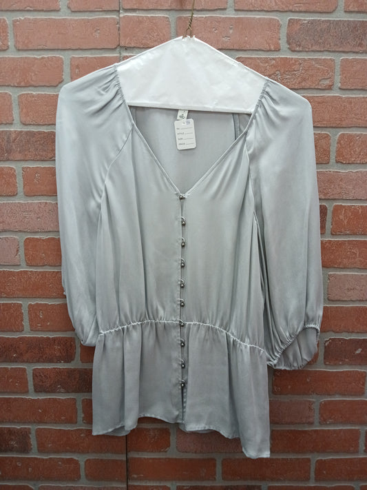 Banana Republic Grey Blouse. Size M. RS 87