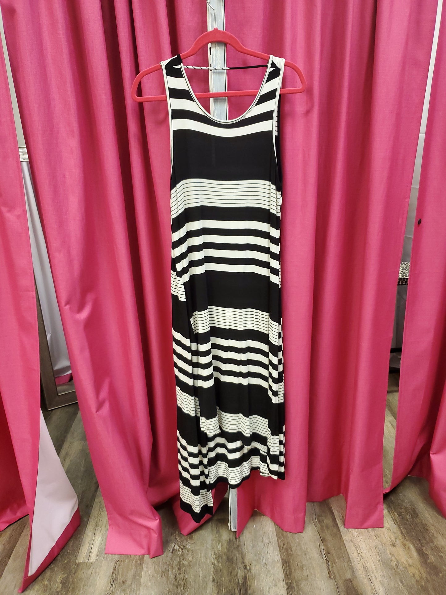 Annabelle Black and White Striped Dress. Size S. RS 89