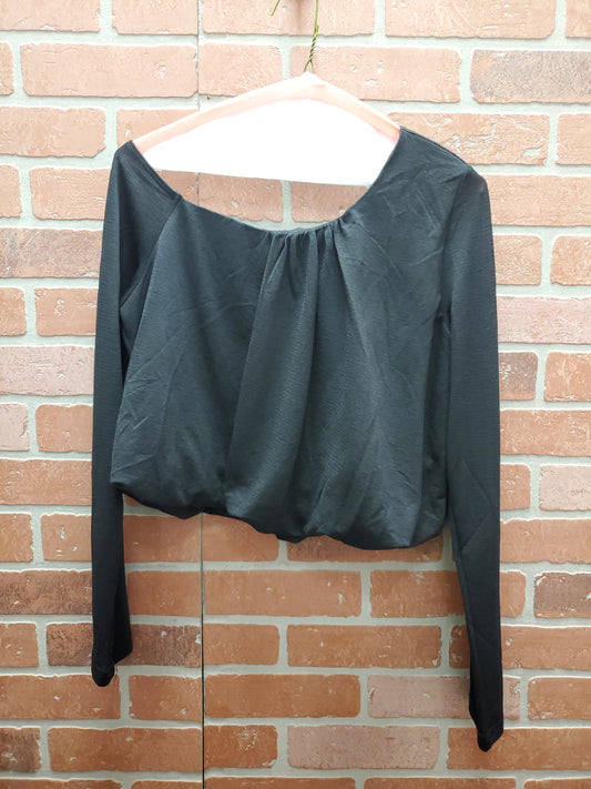 Painted Threads Black Cold Shoulder Crop. Size L. RS 81 - Scarlett's Riverside Boutique 