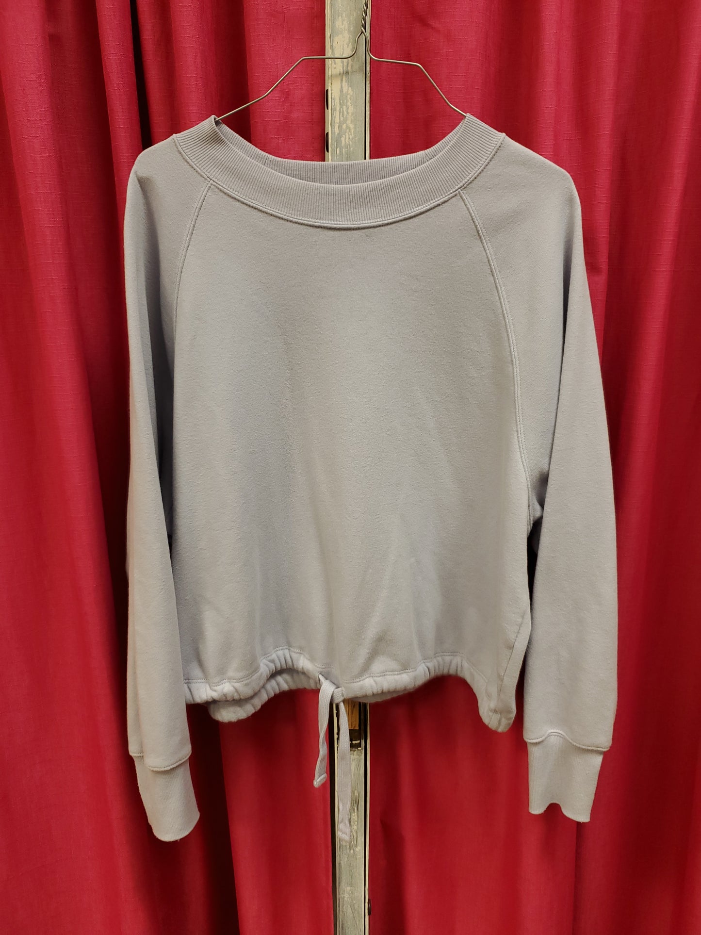 Old Navy light purple sweatshirt. Size S. RS 37