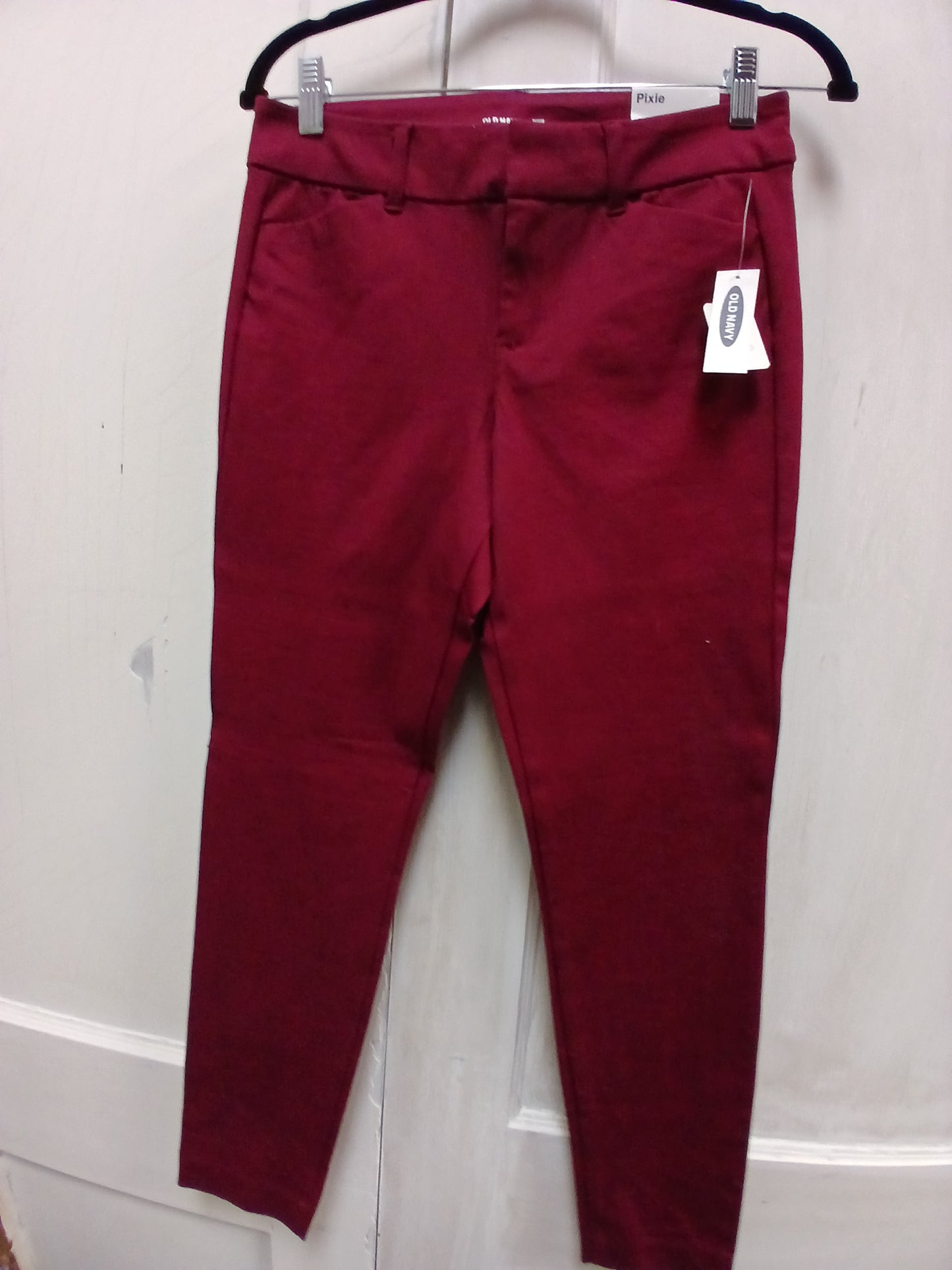 Old Navy Maroon Pixie Ankle Cut Pants Size 0 RS 37 - Scarlett's Riverside Boutique 