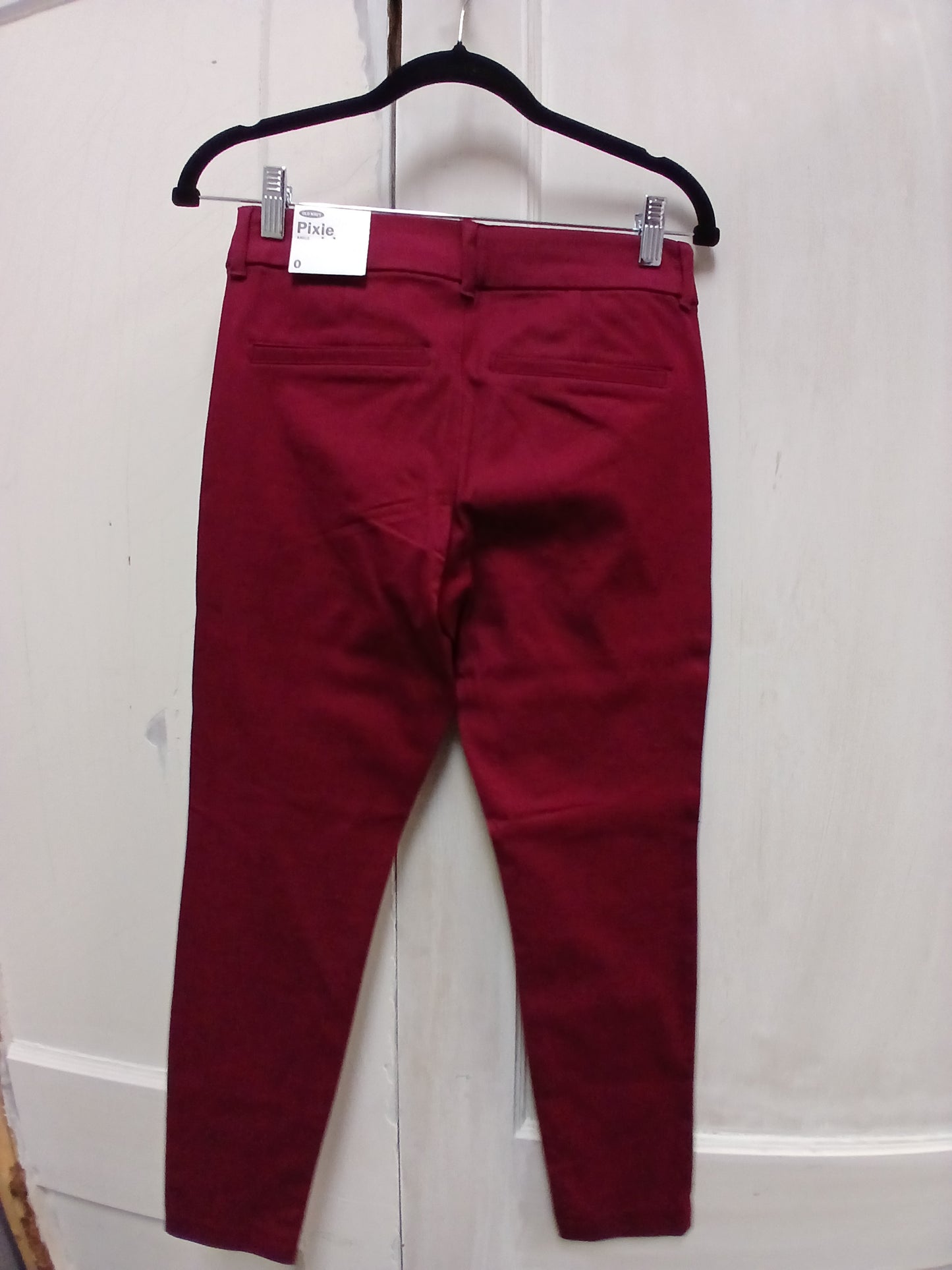 Old Navy Maroon Pixie Ankle Cut Pants Size 0 RS 37 - Scarlett's Riverside Boutique 