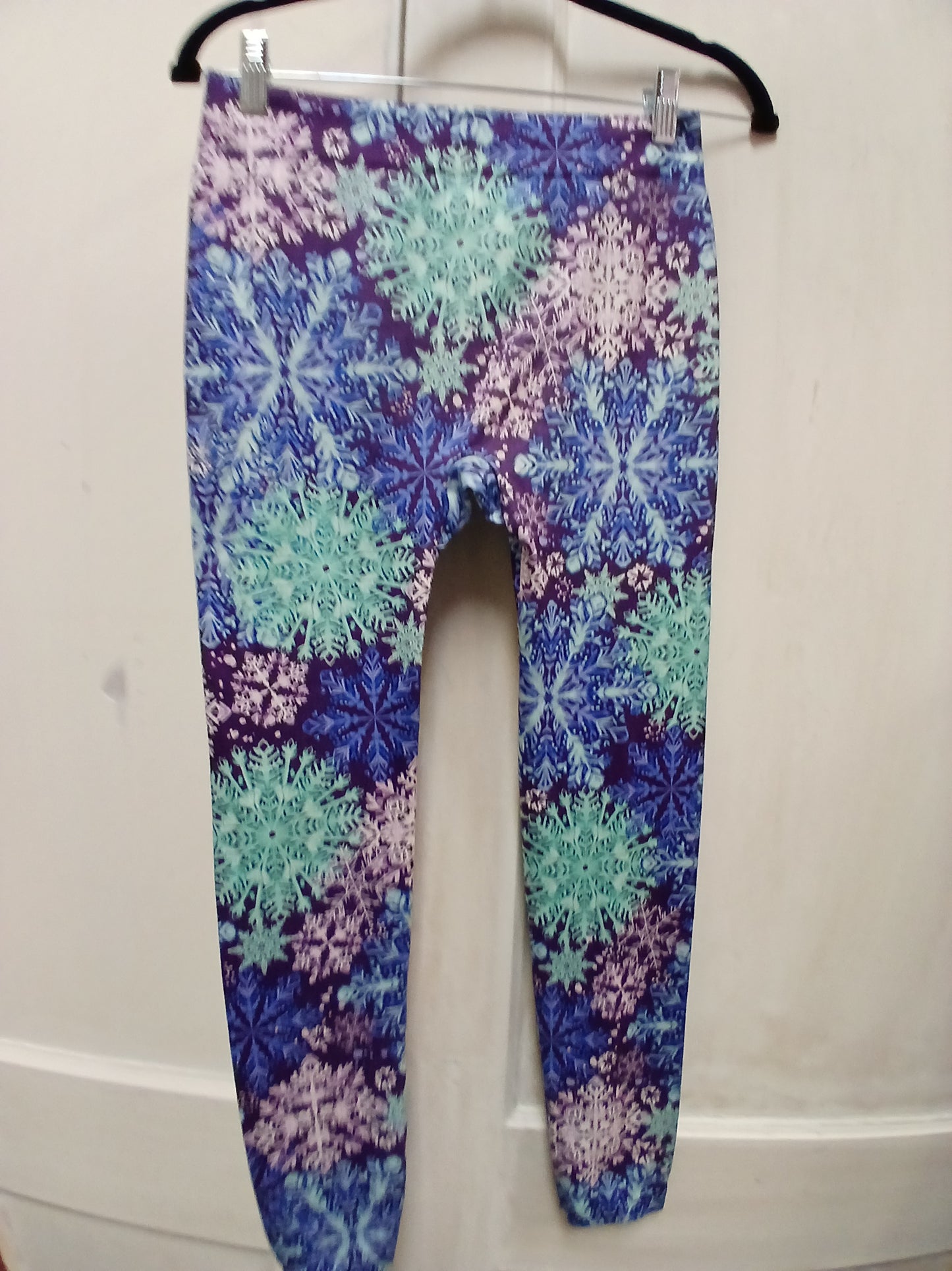 No Boundaries Snow Flake Leggings Size Medium RS 88