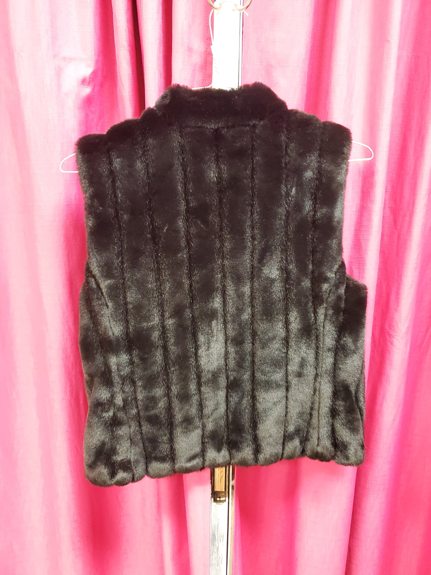 Loft Black Fur Vest. Size M. RS 88 - Scarlett's Riverside Boutique 