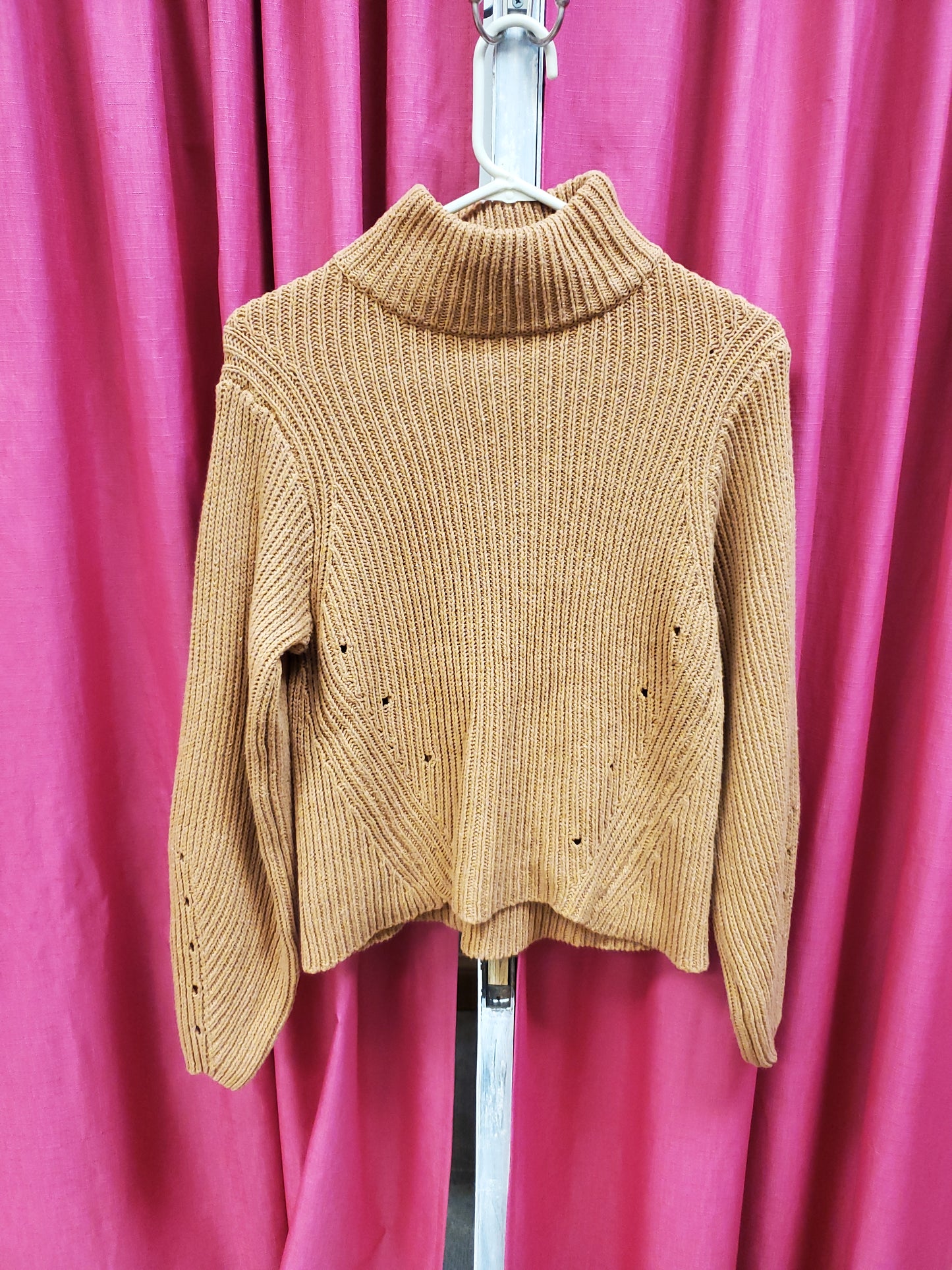 Favlux Gold Sweater. Size L. RS 99