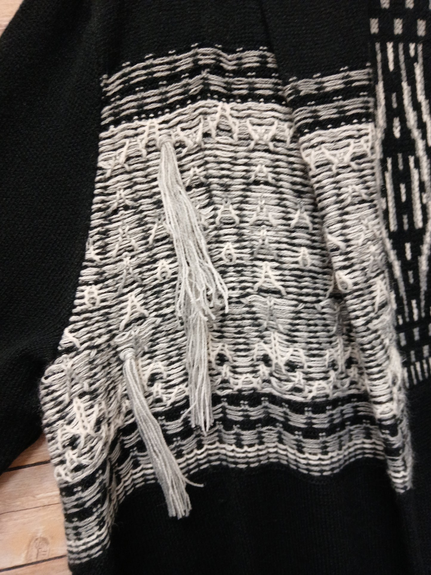 Style & Co Black, White & Grey Sweater Cardigan. Size 3X. RS 68 - Scarlett's Riverside Boutique 