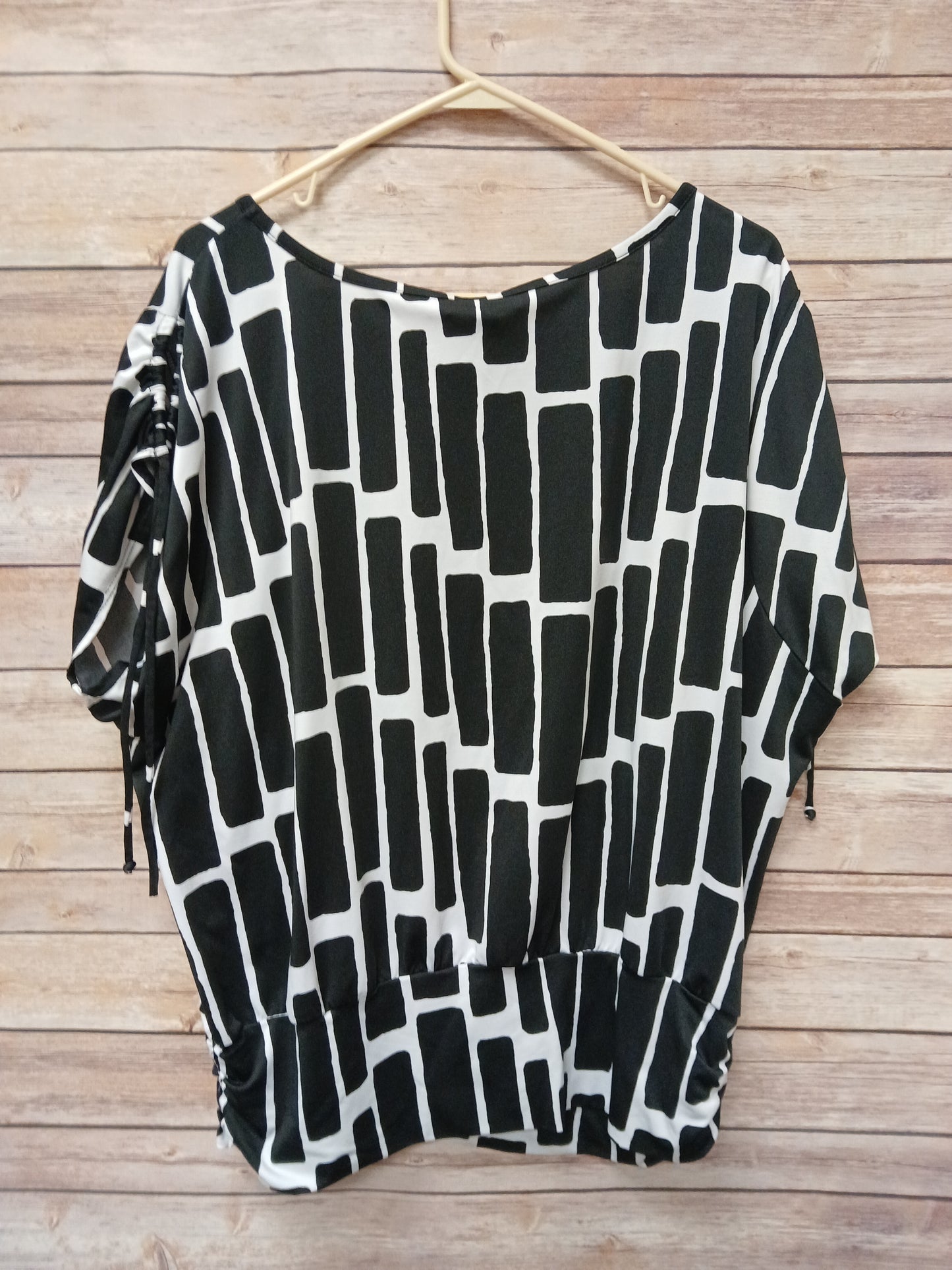 Alyx Black & White Square Blouse. Size 1X. RS 68 - Scarlett's Riverside Boutique 