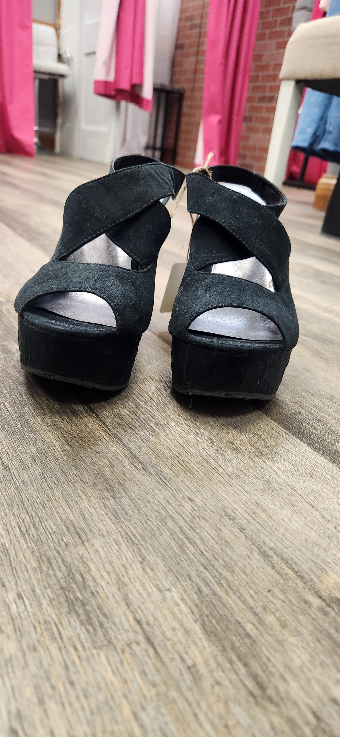 Candies Black Wedges Size 8.5 RS 37 - Scarlett's Riverside Boutique 