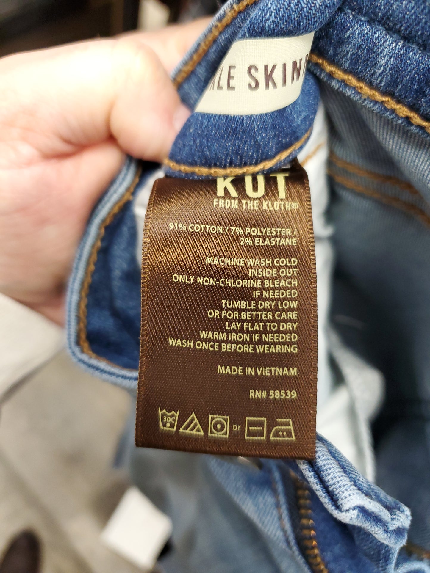 Kut Jeans. Size 6. RS 99 - Scarlett's Riverside Boutique 