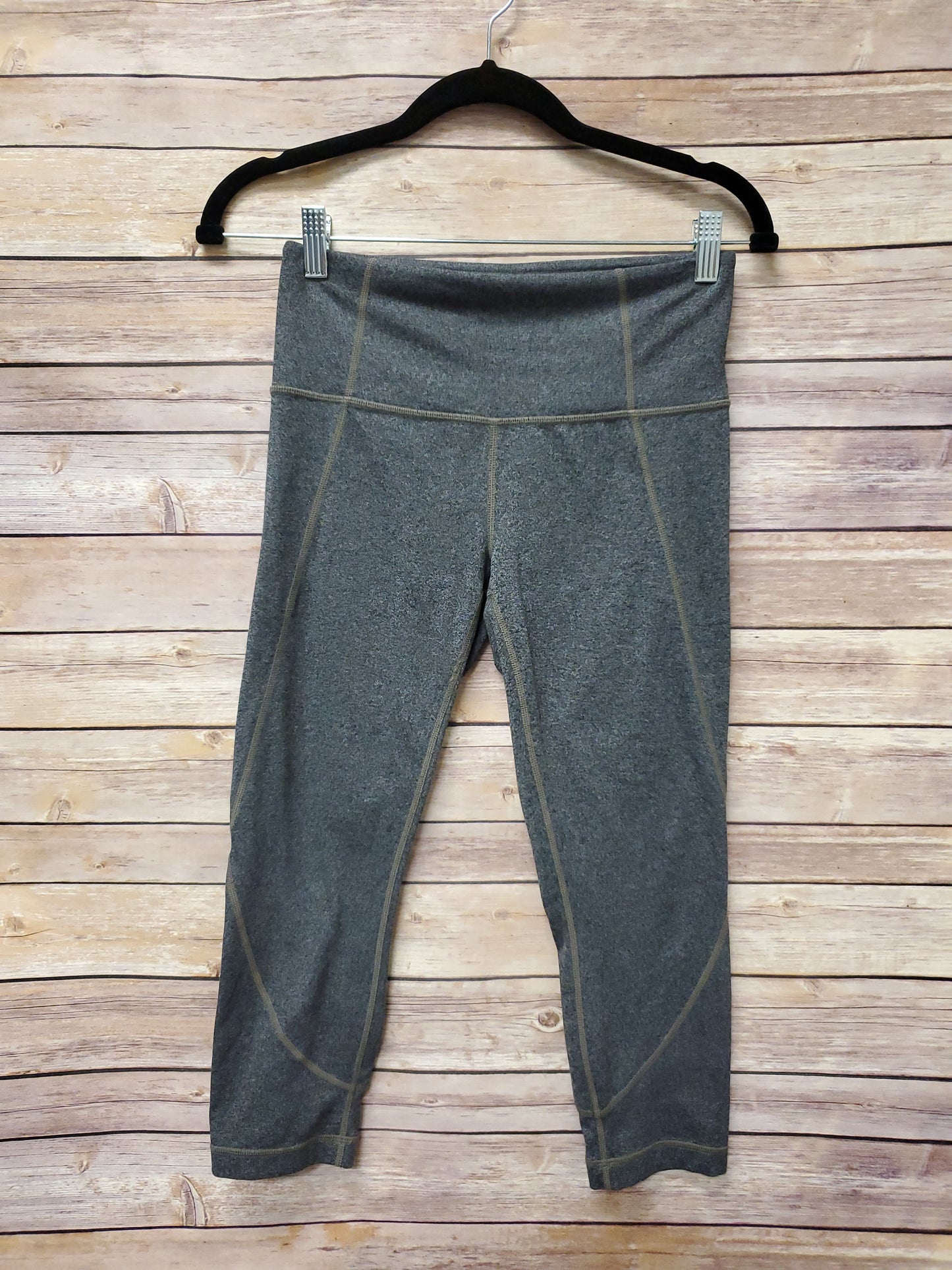 Athleta Grey Legging Capris. Size S. RS 99. - Scarlett's Riverside Boutique 