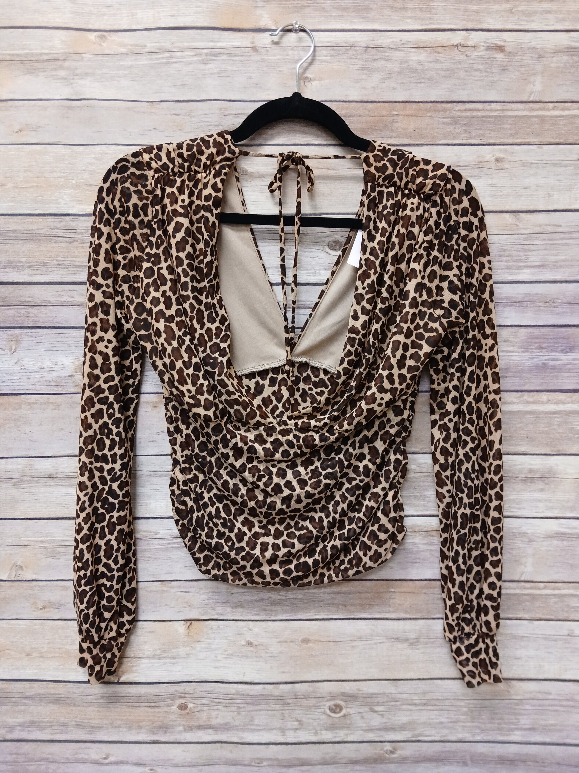 Animal Print V Neck Crop Top. Size L. - Scarlett's Riverside Boutique 